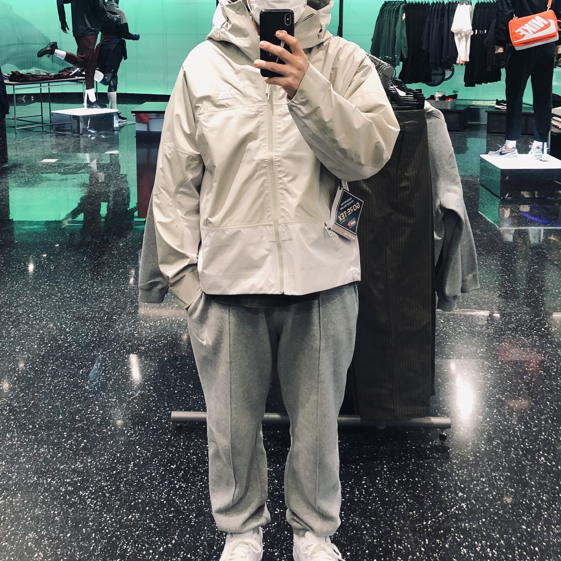 Nike ACG Storm-Fit ADV Chain of Craters Jacket Light Stone - Asia, Nike Air Force 1 '07 Low White 착용 스타일 - 1