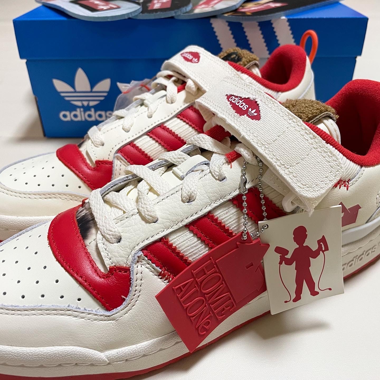 Adidas Forum Low Home Alone 착용 스타일 - 2