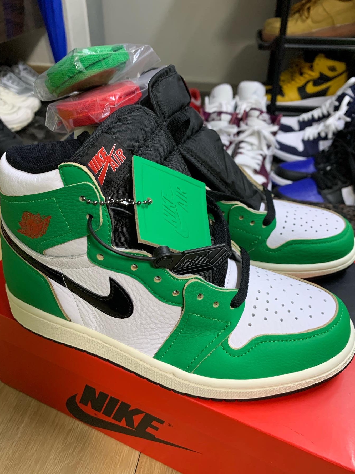 (W) Jordan 1 Retro High OG Lucky Green 착용 스타일 - 2