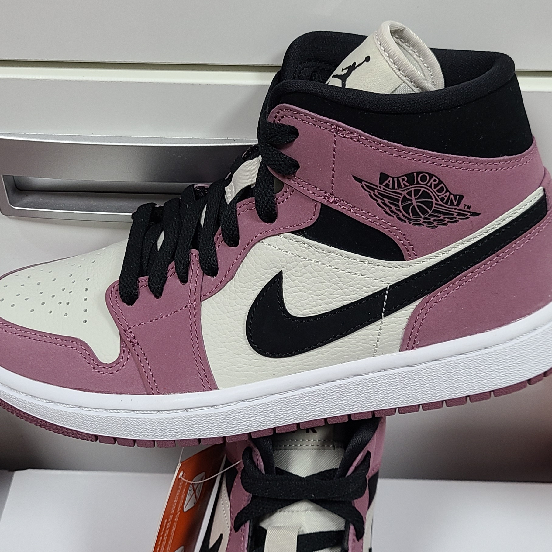 (W) Jordan 1 Mid SE Light Mulberry 착용 스타일