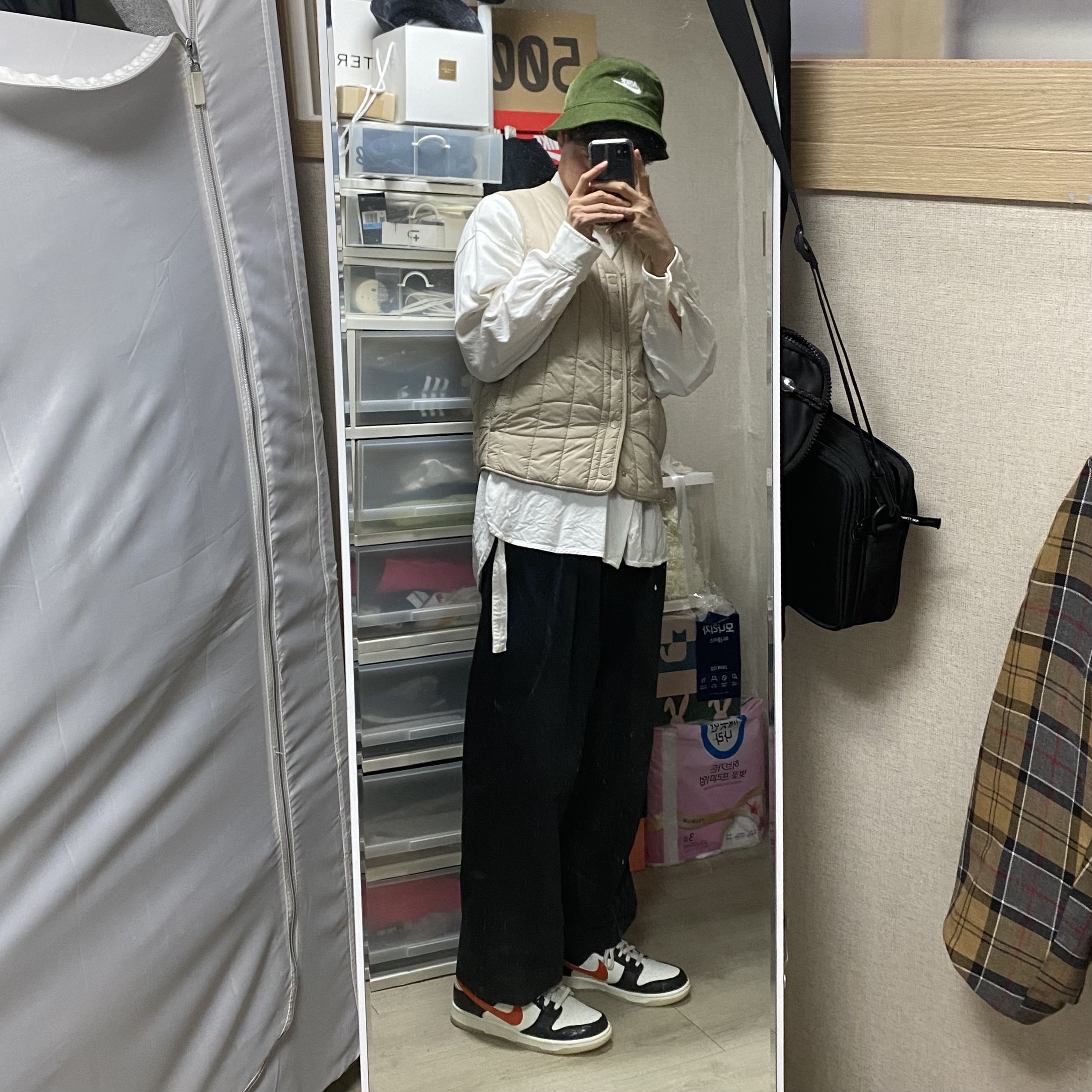 Nike Dunk Low Retro PRM Halloween, Nike Futura Corduroy Bucket Rough Green 착용 스타일 - 4