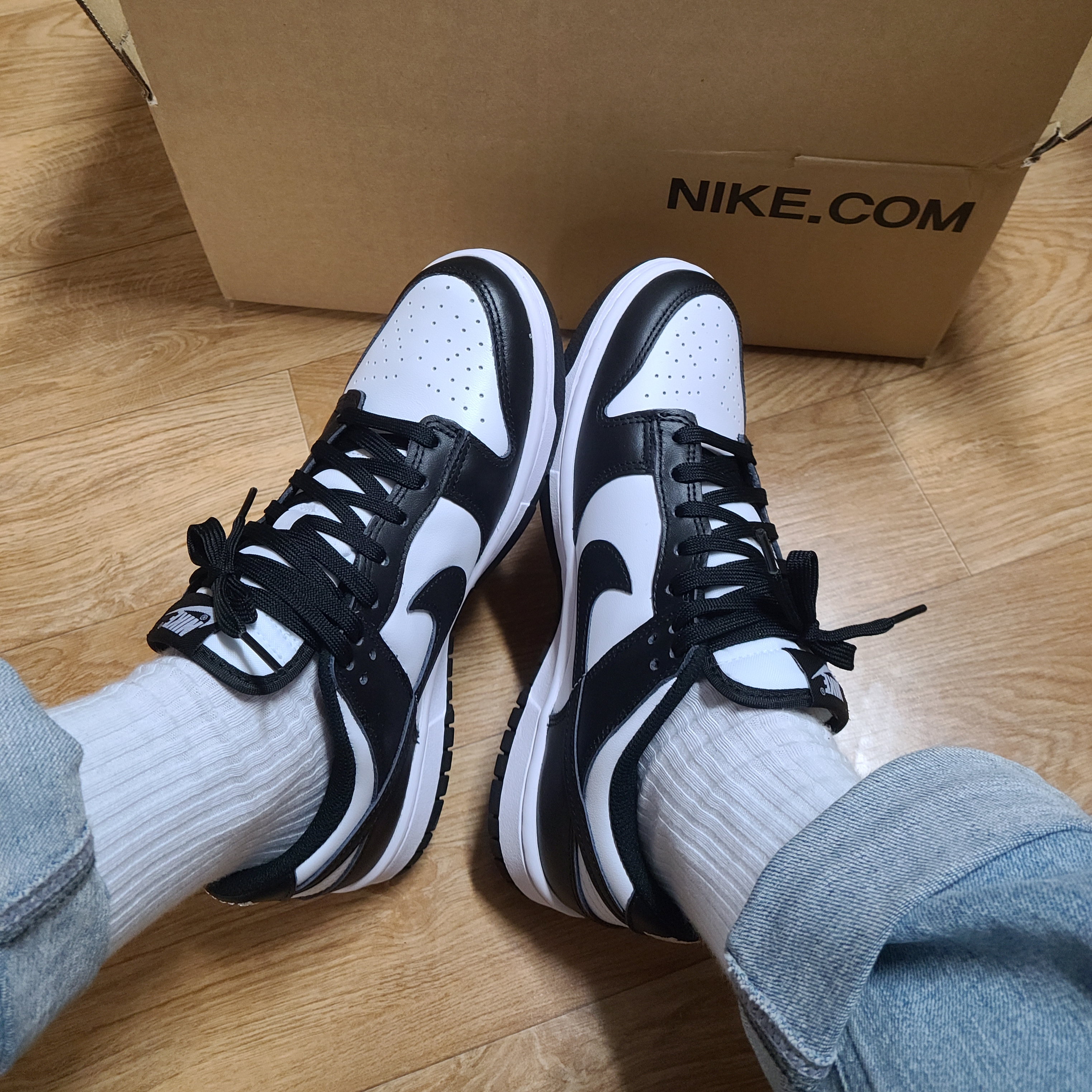 (W) Nike Dunk Low Black 착용 스타일 - 2