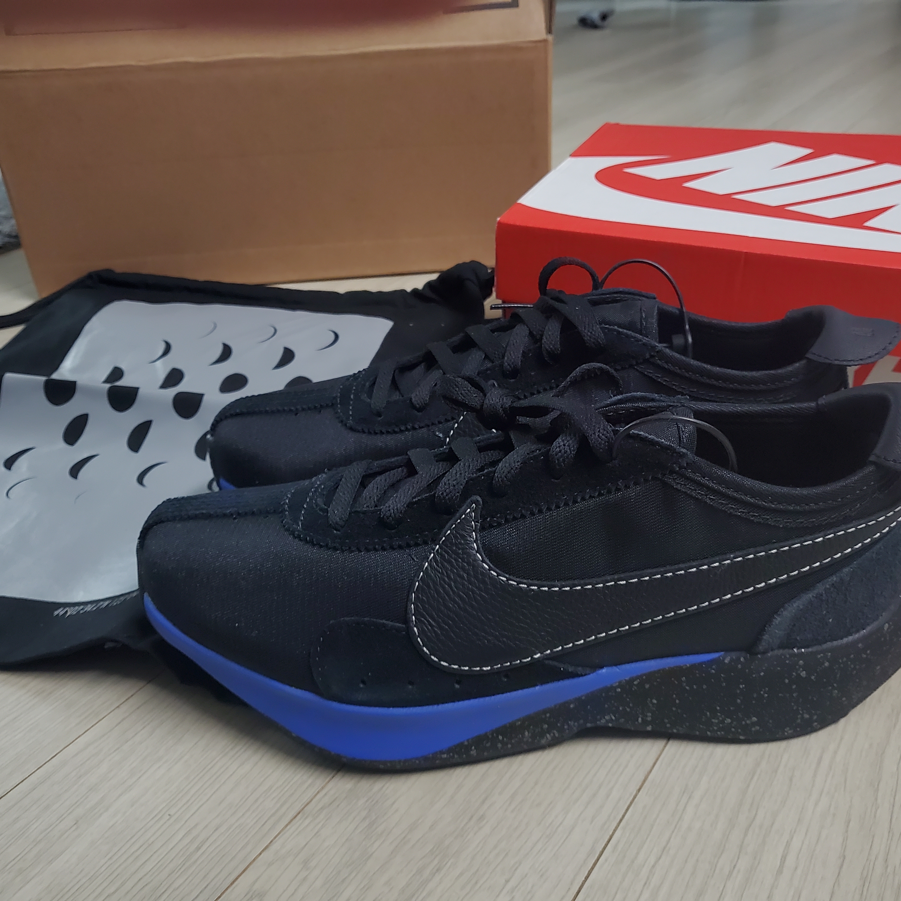 Nike Moon Racer Black Racer Blue 착용 스타일 - 5