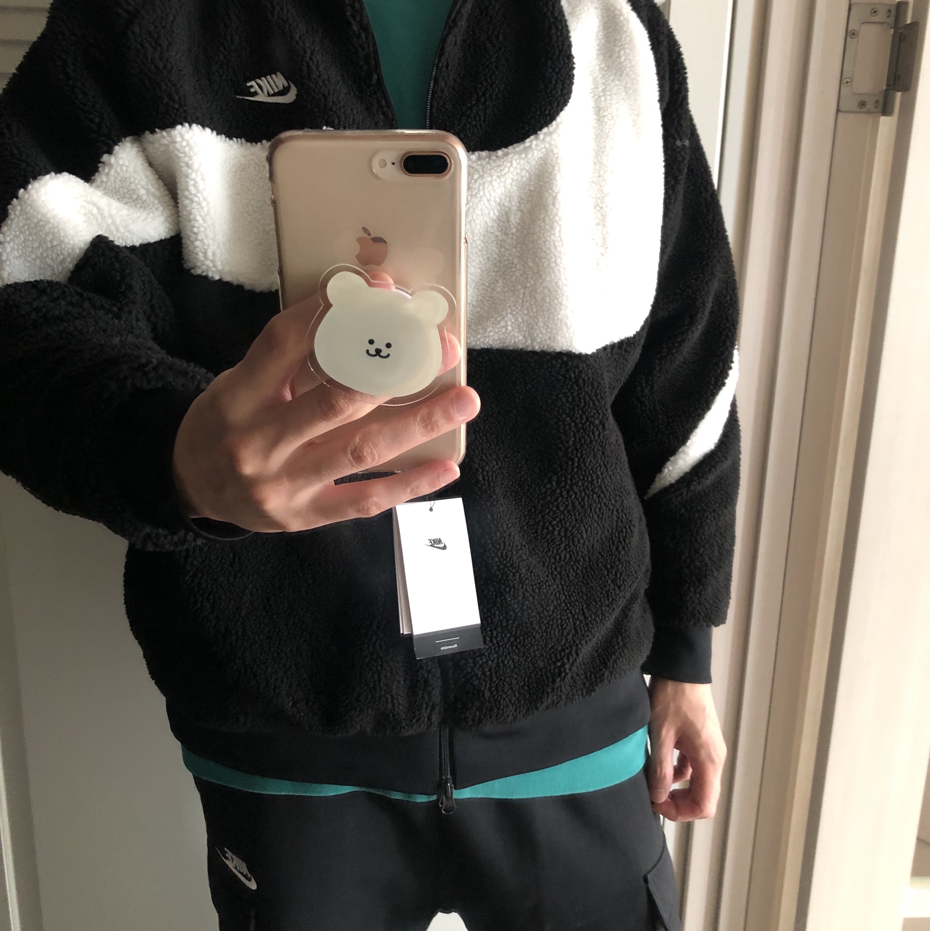 Nike Big Swoosh Full Zip Jacket Black Sail 착용 스타일