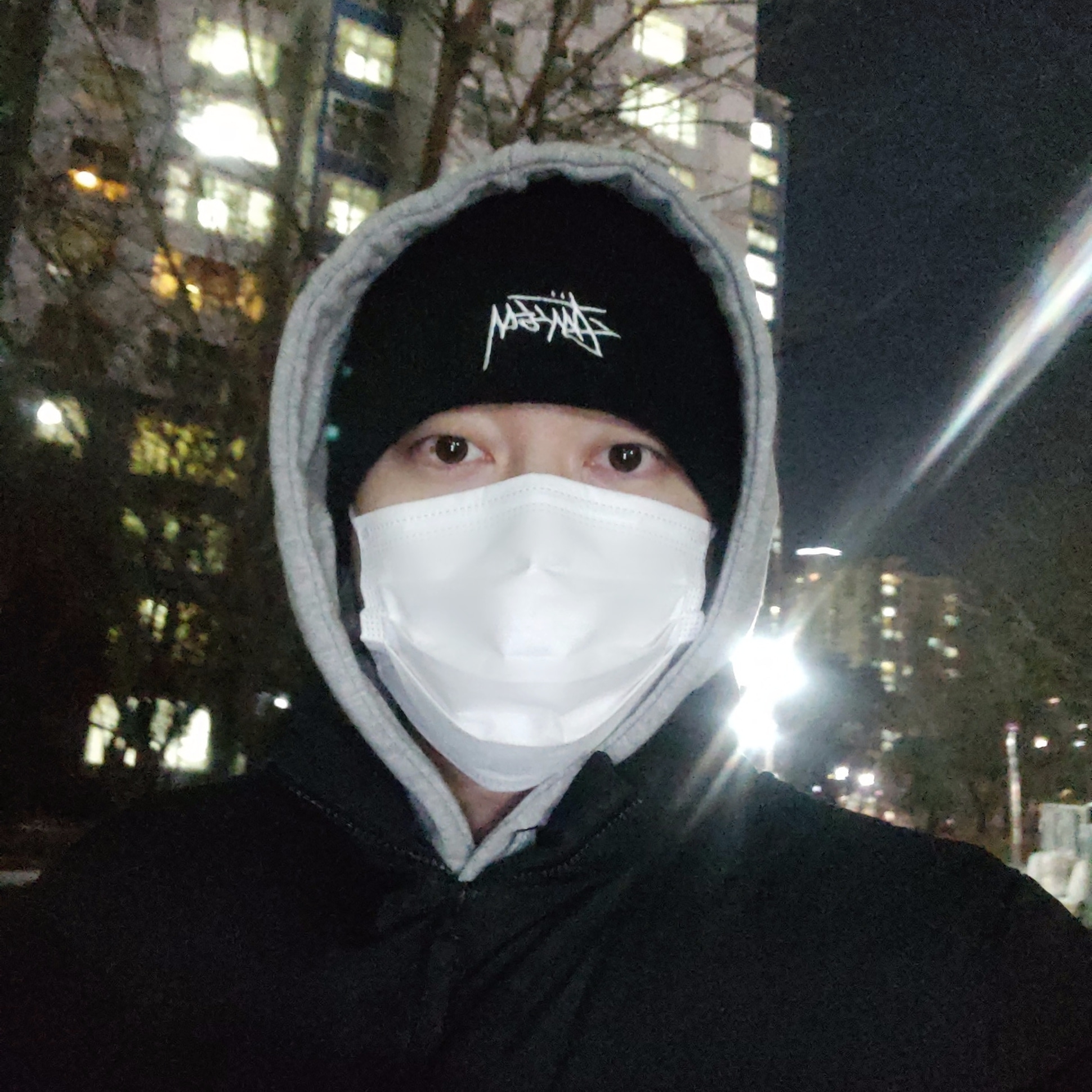 Stussy Stock Cuff Beanie Black 착용 스타일