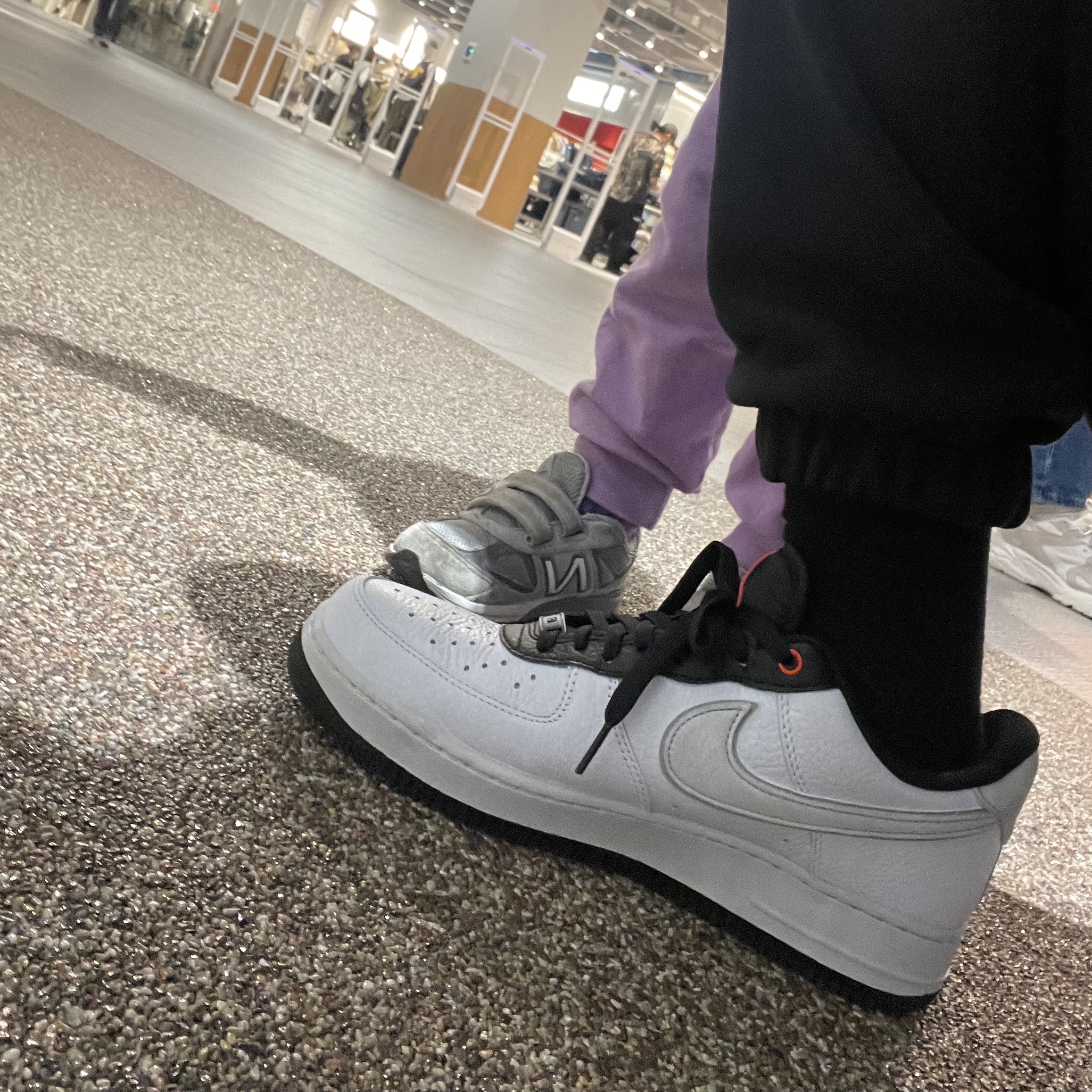 Nike Air Force 1 '07 LX Milky Stork 착용 스타일 - 1