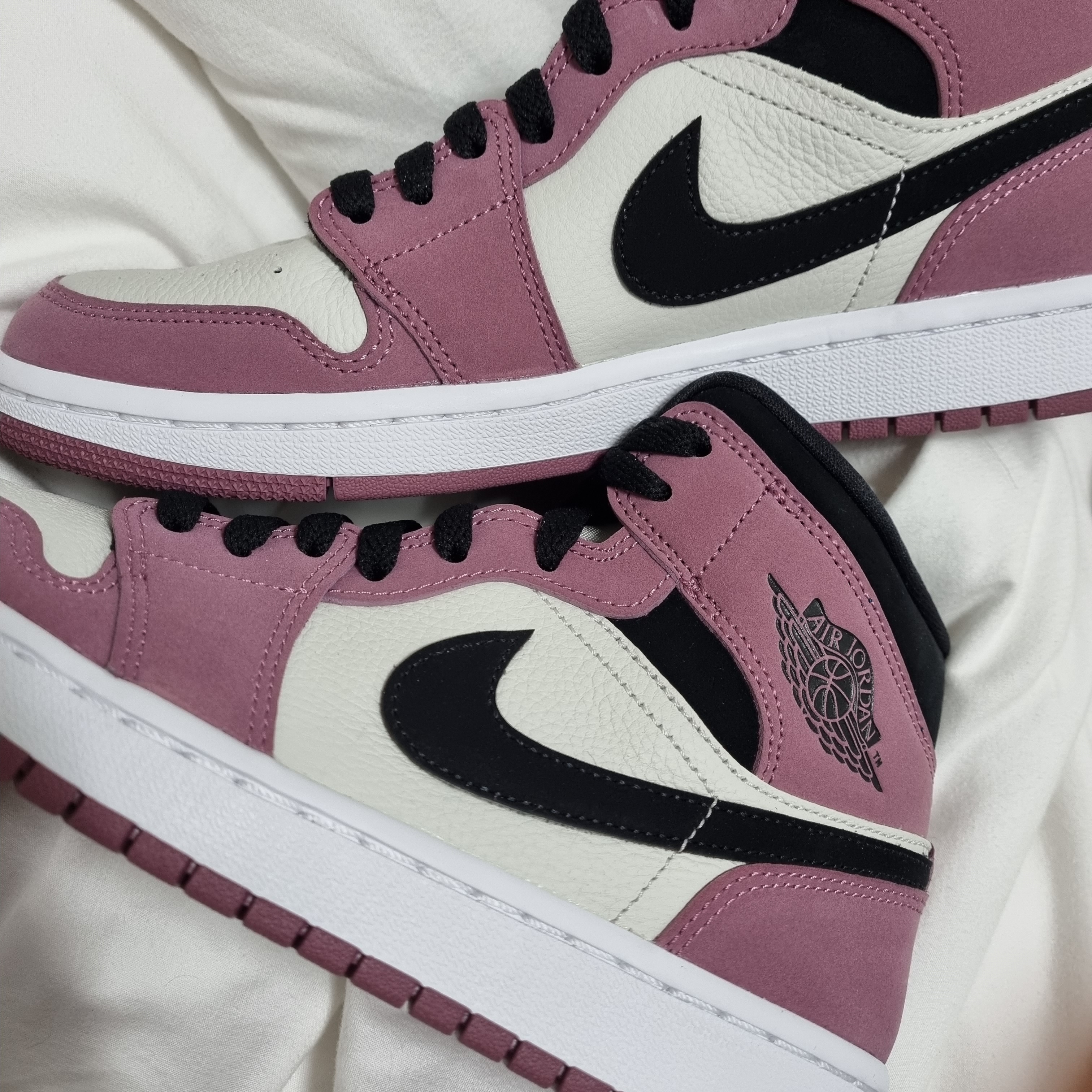 (W) Jordan 1 Mid SE Light Mulberry 착용 스타일