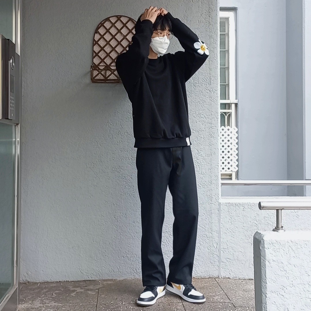 Jordan 1 Mid Pollen 착용 스타일