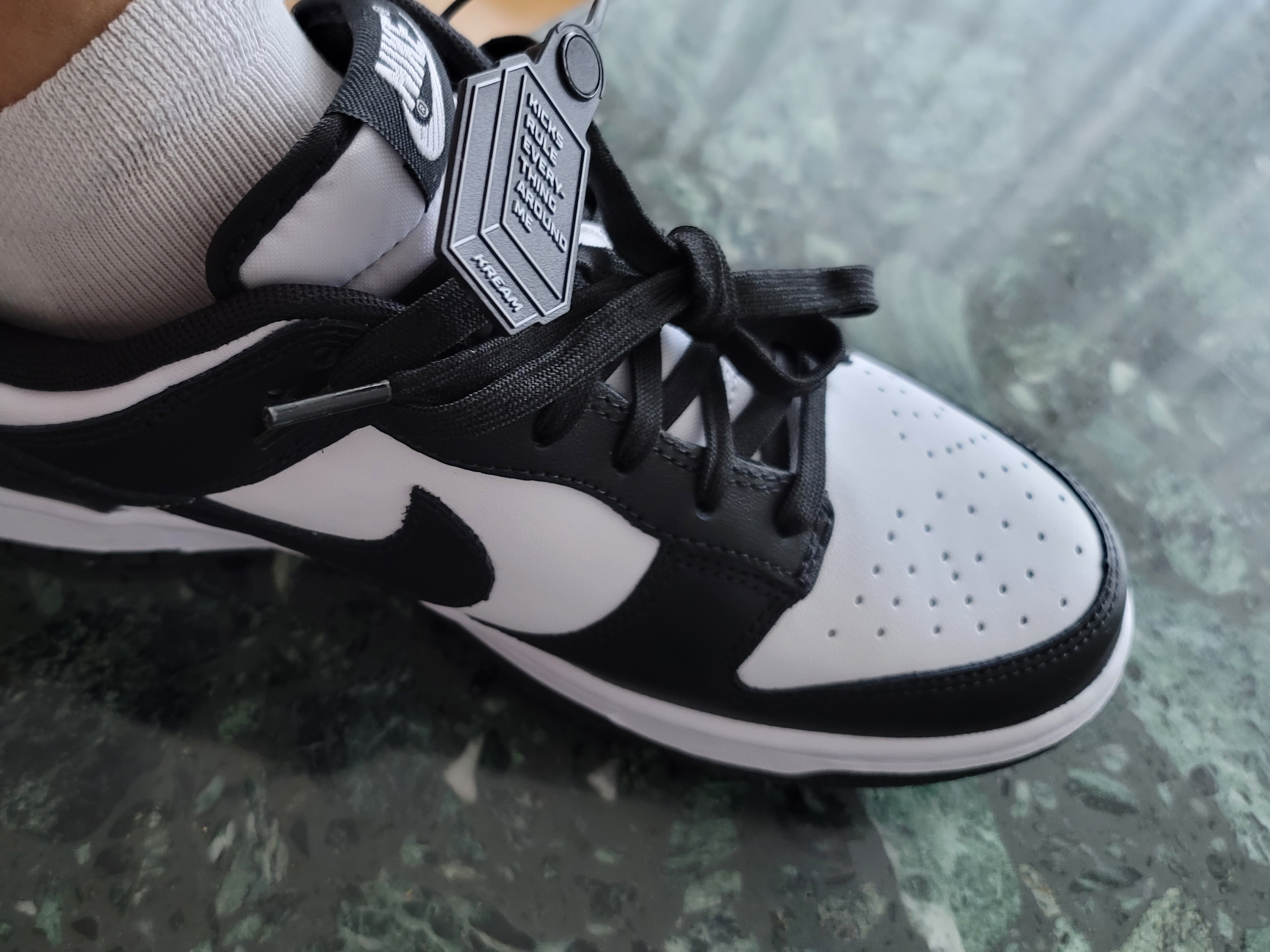 Nike Dunk Low Retro Black 착용 스타일 - 4