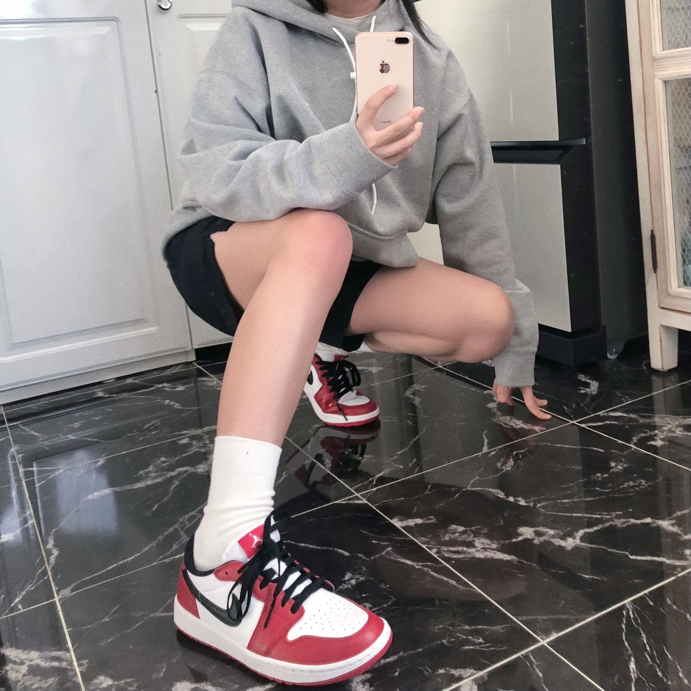 Jordan 1 Low Golf Chicago, Nike M NRG Hoodie Grey Heather 착용 스타일 - 1