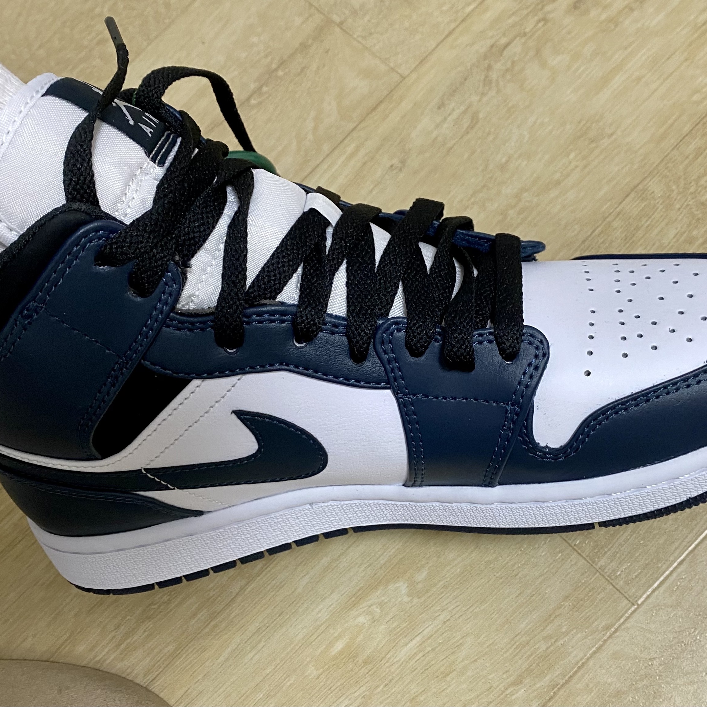 Jordan 1 Mid Dark Teal 착용 스타일