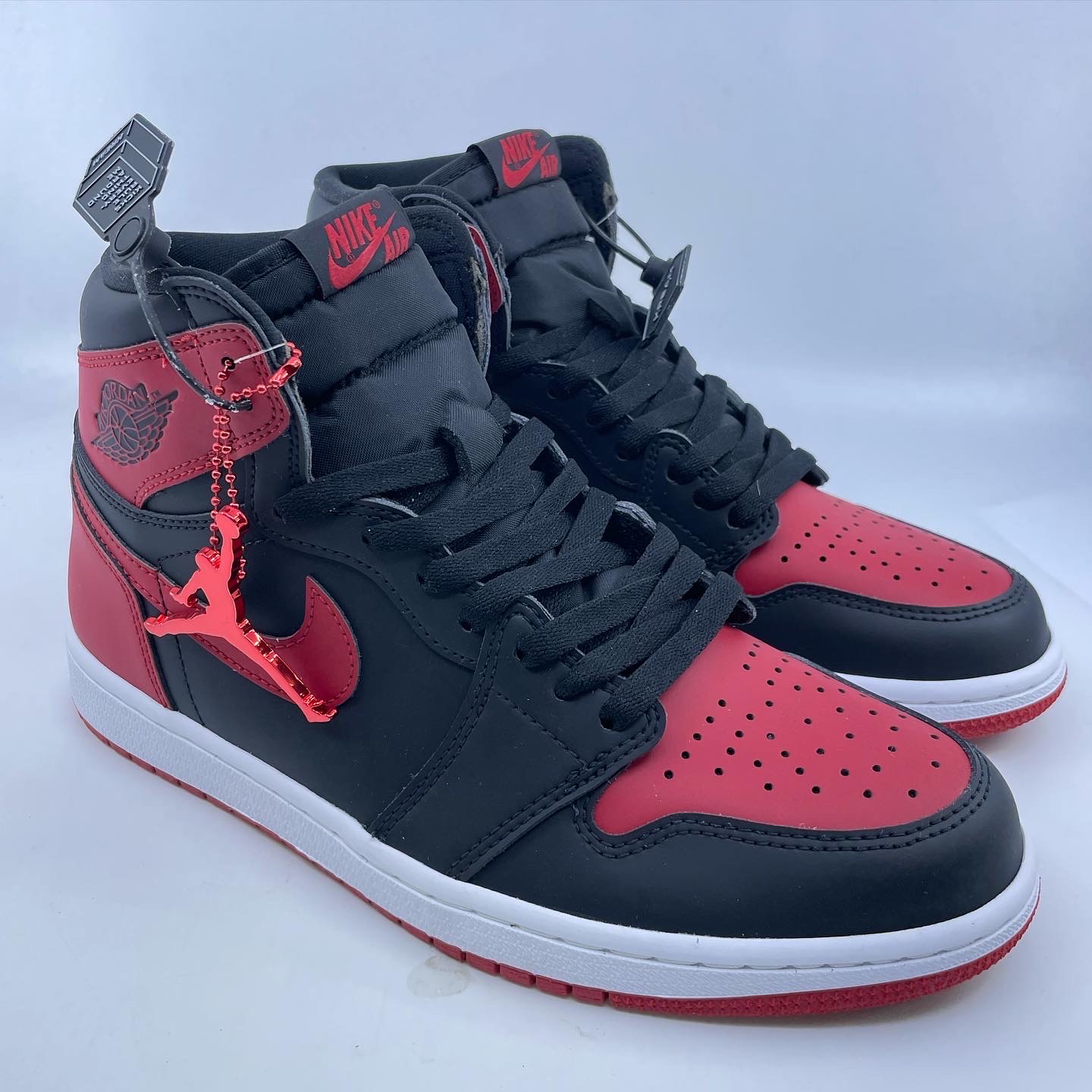 Jordan 1 Retro High OG Patent Bred 착용 스타일 - 1