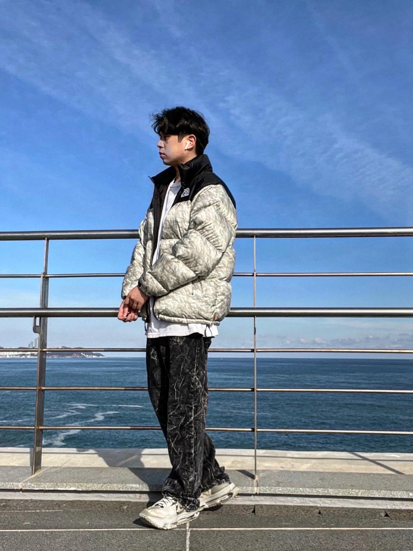 Supreme x The North Face Paper Print Nuptse Jacket - 19FW, Nike x Matthew M Williams Zoom 004 Stone 착용 스타일 - 3
