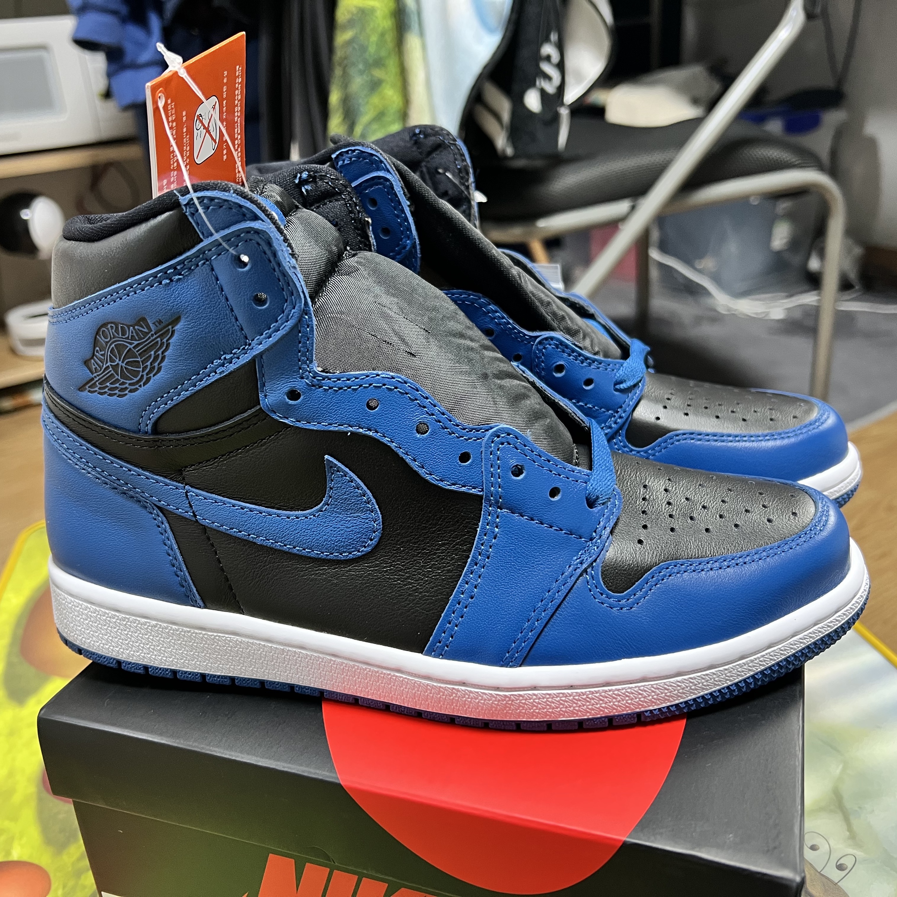 Jordan 1 Retro High OG Dark Marina Blue 착용 스타일 - 1