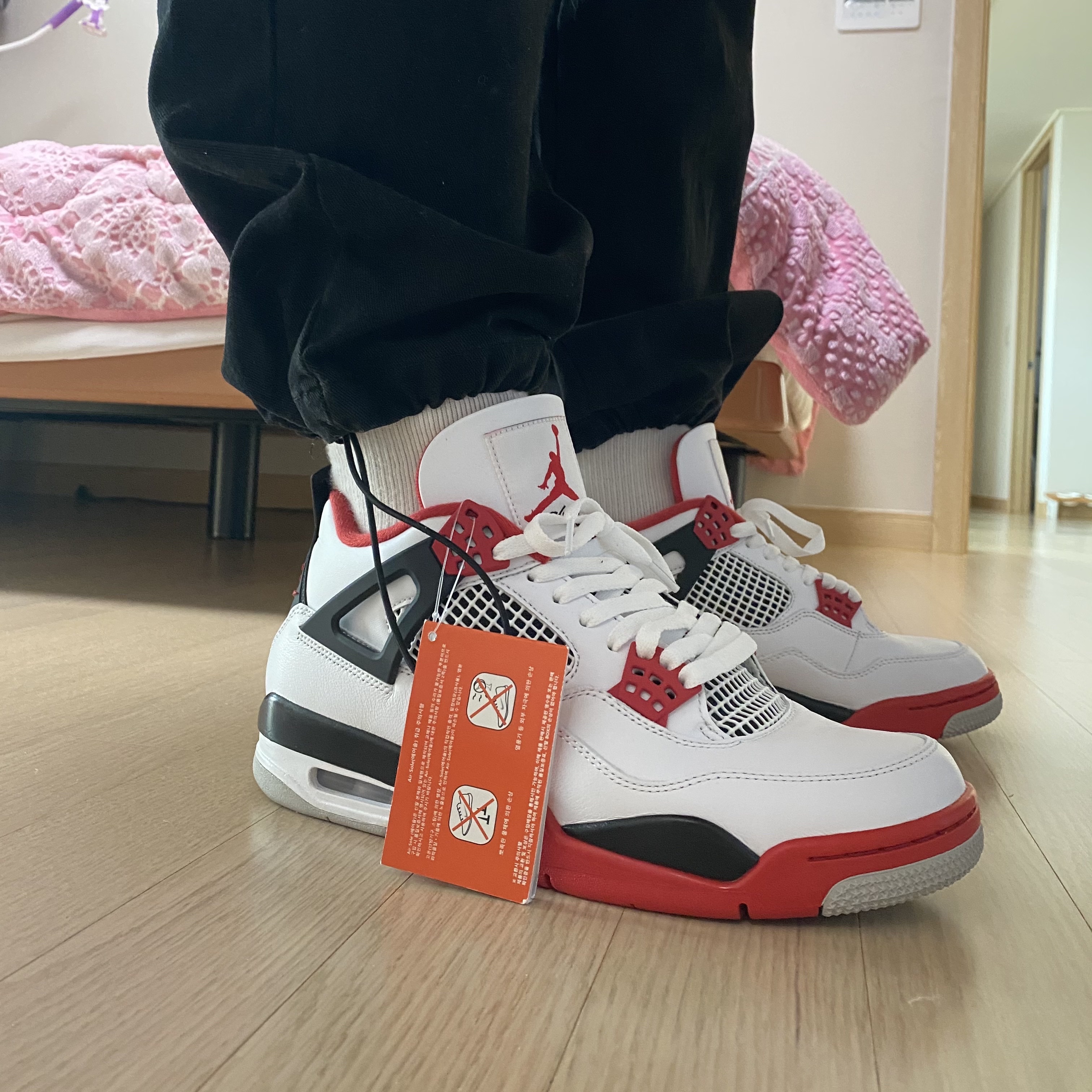 Jordan 4 Retro OG Fire Red 2020 착용 스타일