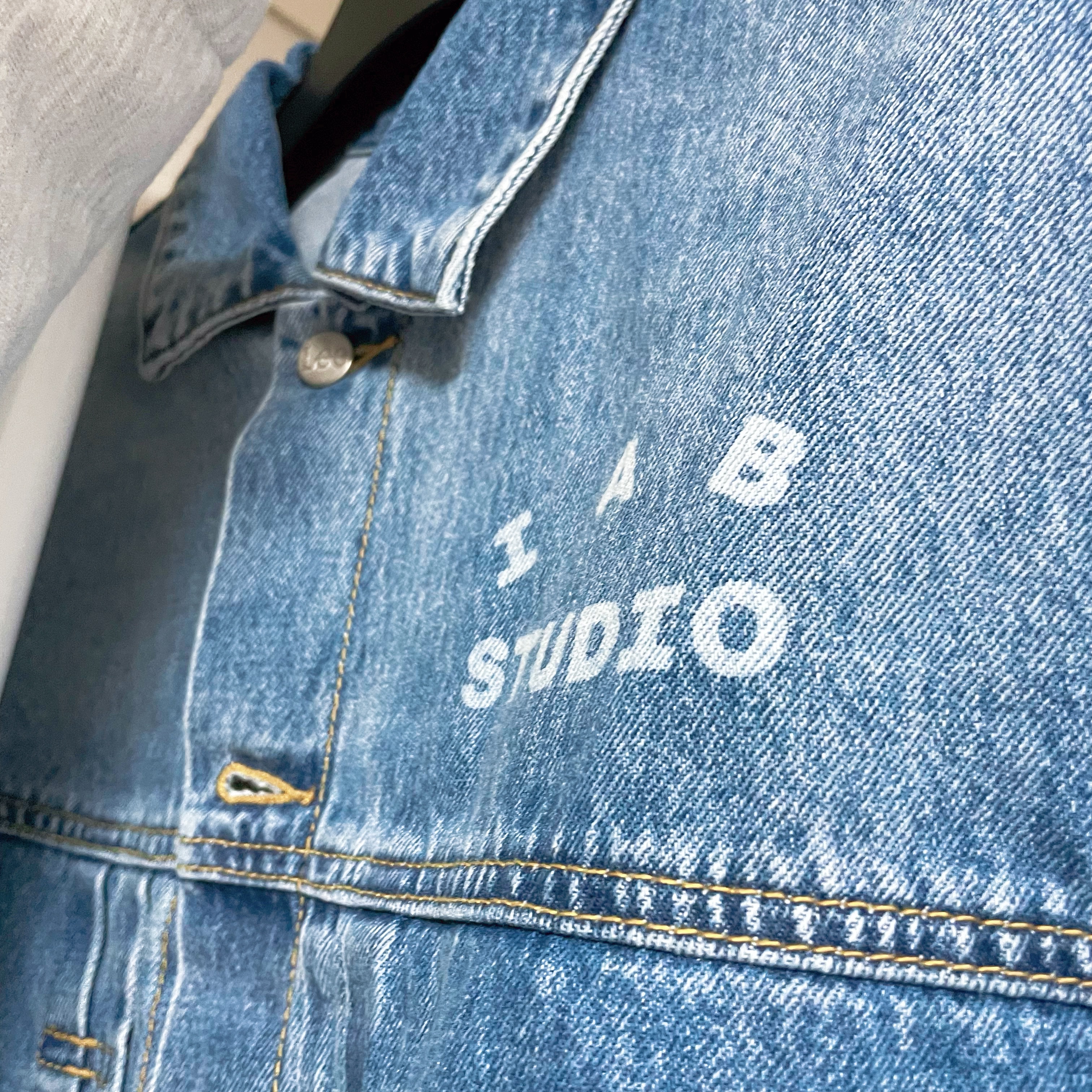 IAB Studio x Lee Denim Jacket Indigo Indigo Medium, IAB Studio Hoodie Light Gray 착용 스타일