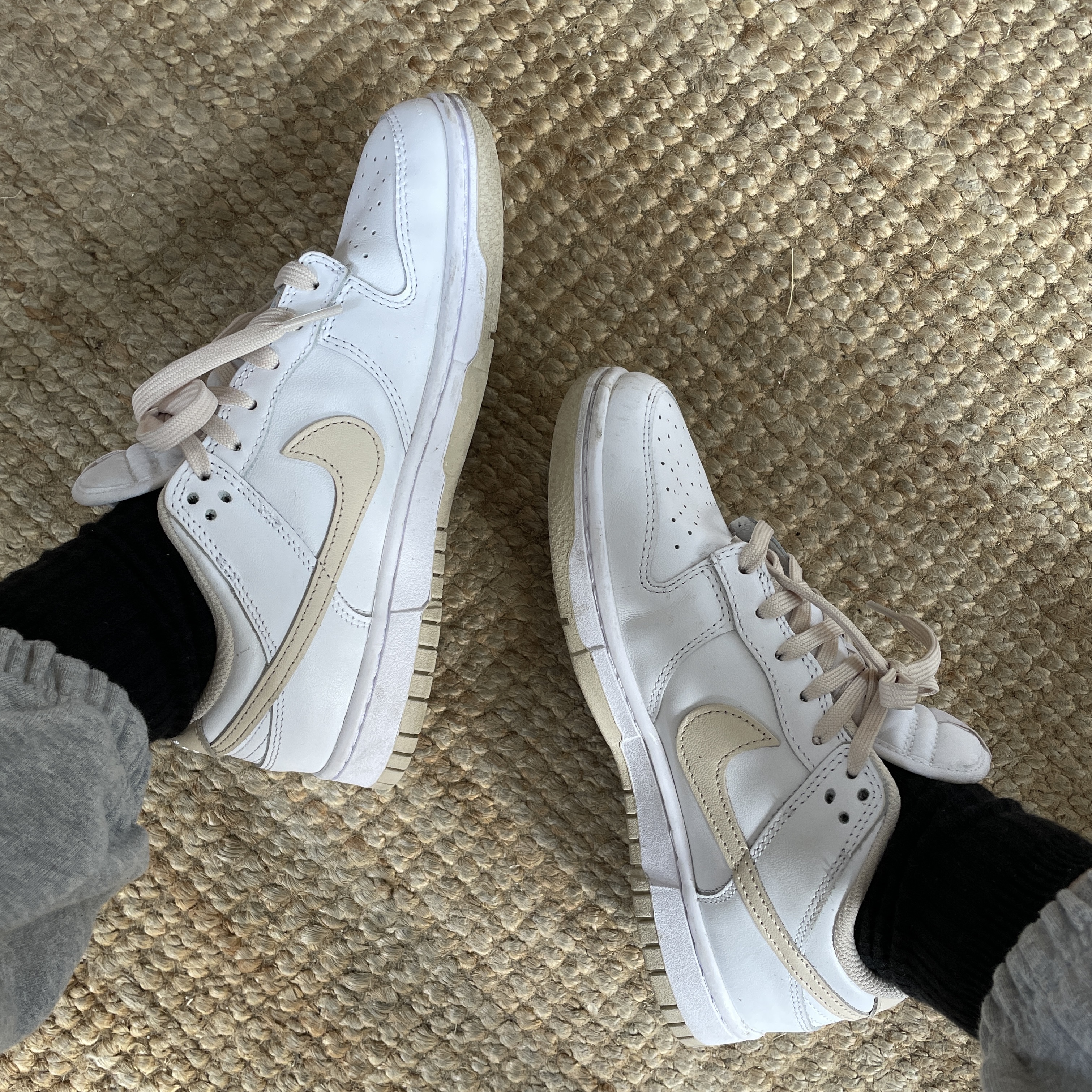(W) Nike Dunk Low Pearl White 착용 스타일 - 1