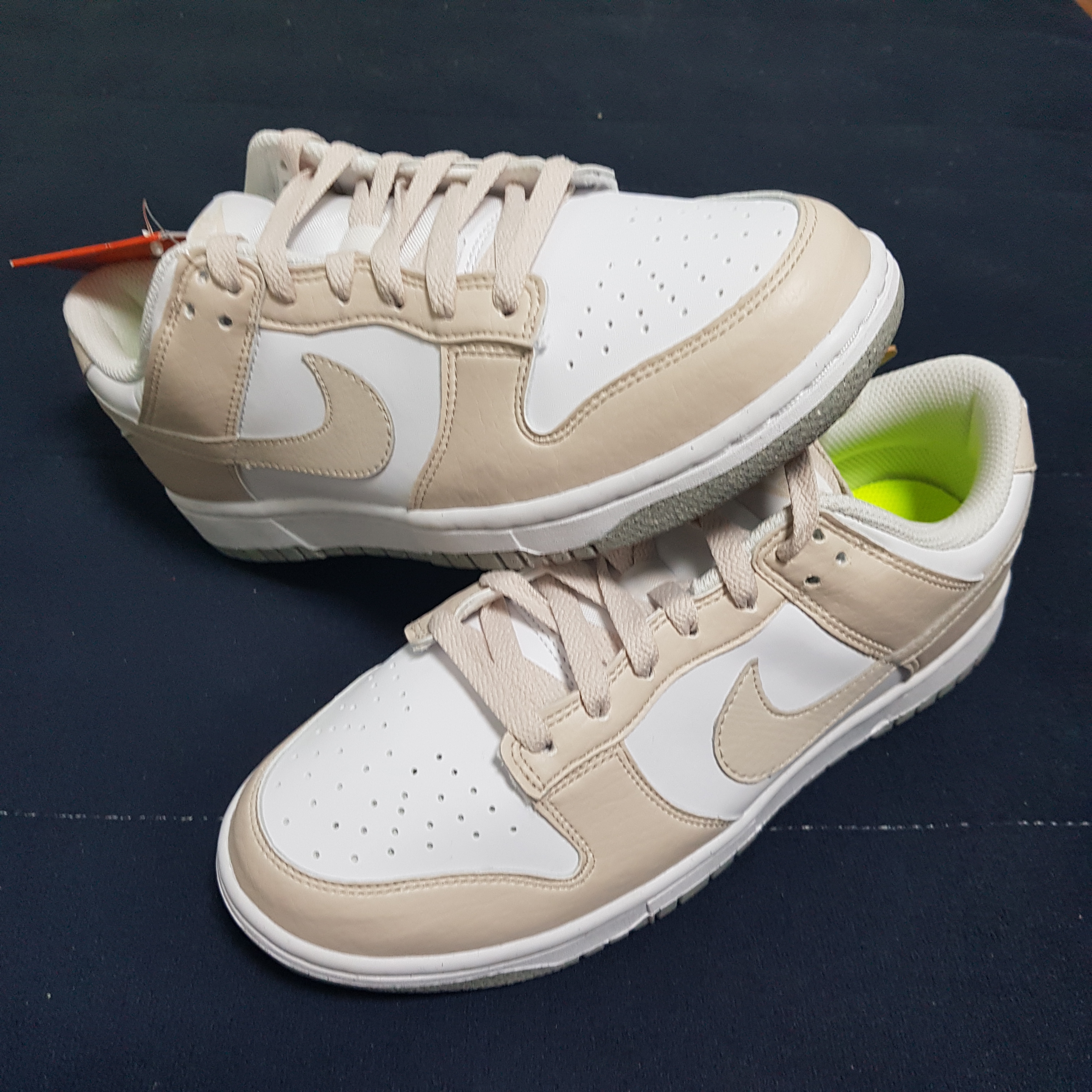 (W) Nike Dunk Low Next Nature Light Orewood Brown 착용 스타일 - 1