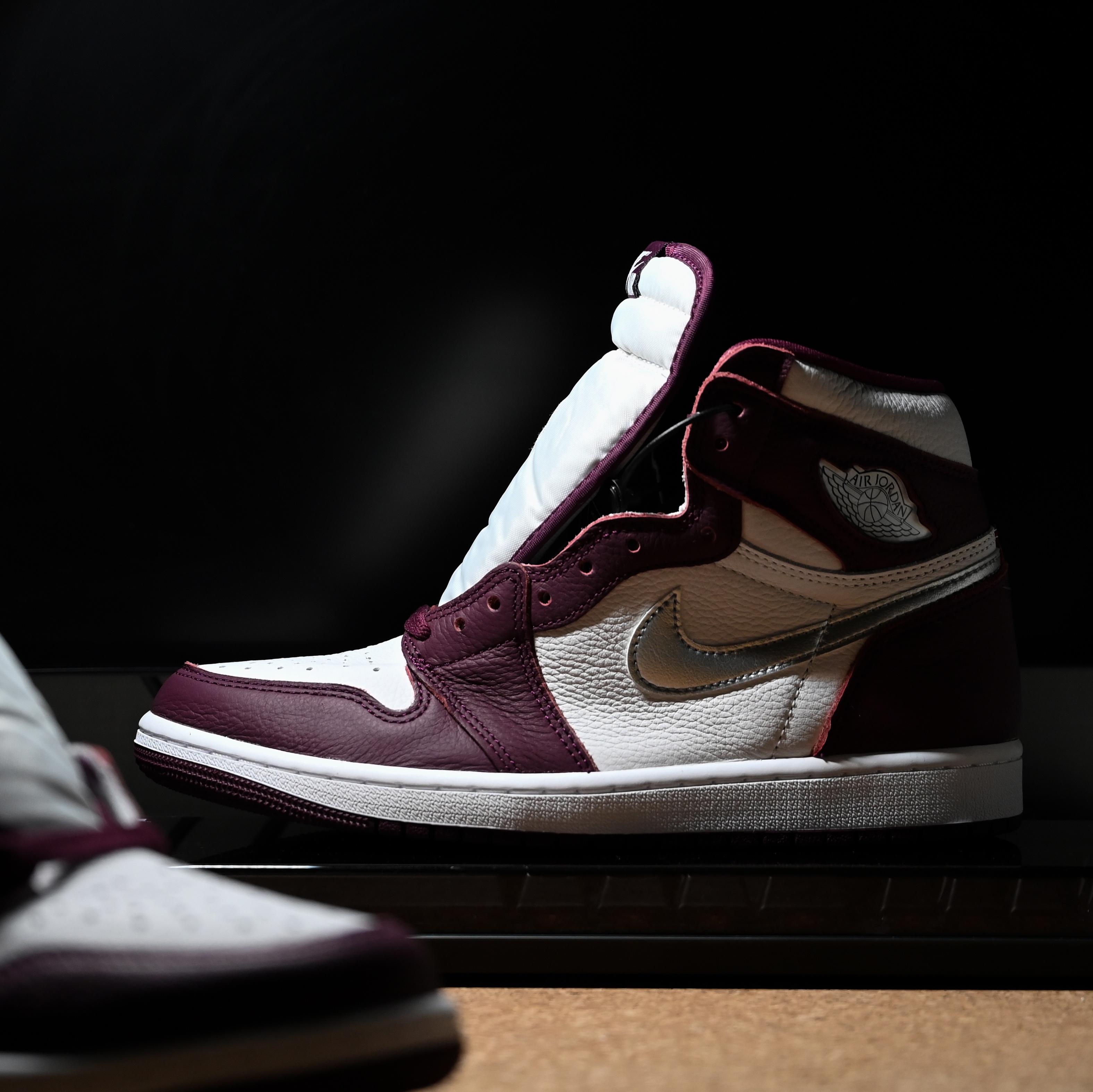 Jordan 1 Retro High OG Bordeaux 착용 스타일 - 2