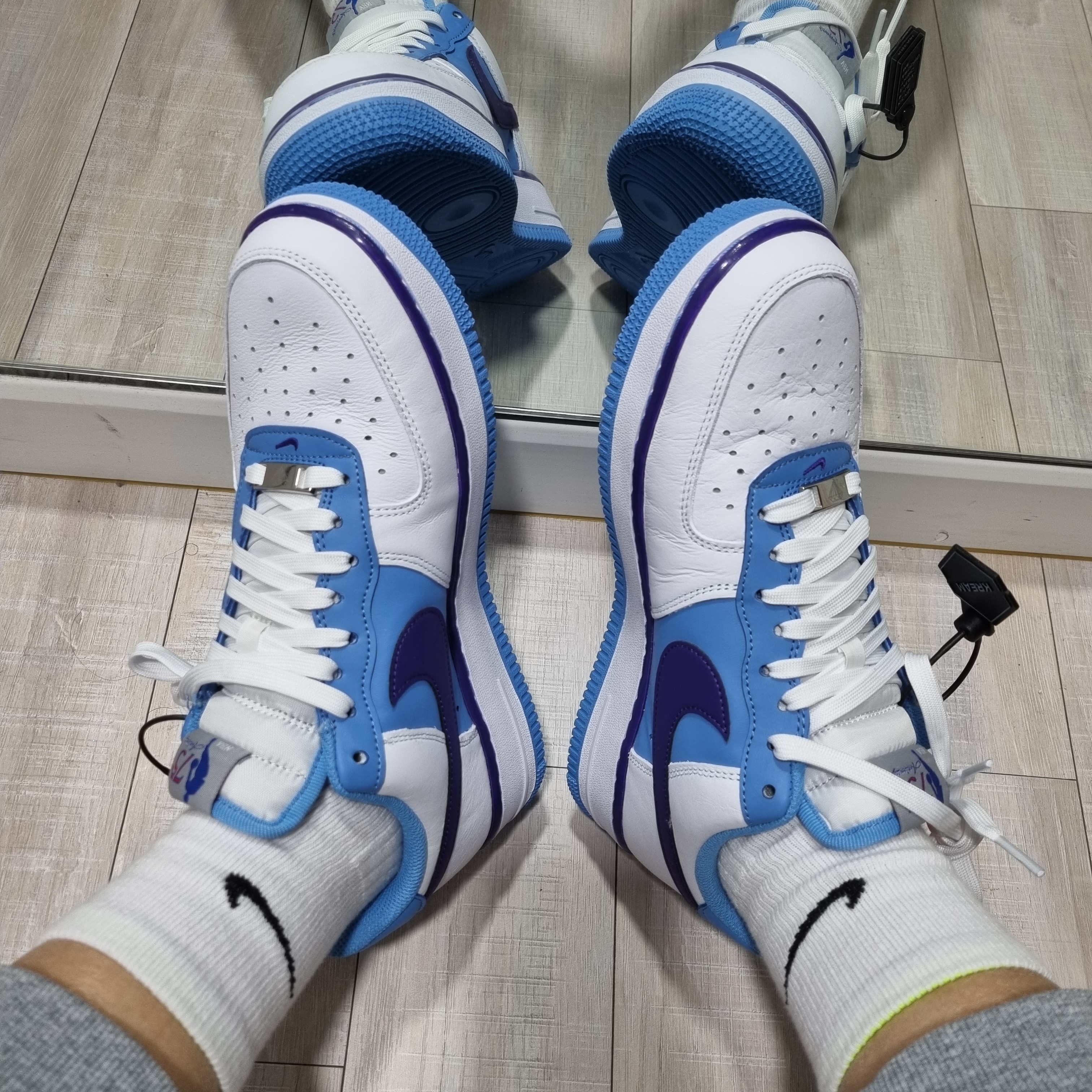 Nike x NBA Air Force 1 '07 LV8 EMB White and Coast Field 착용 스타일