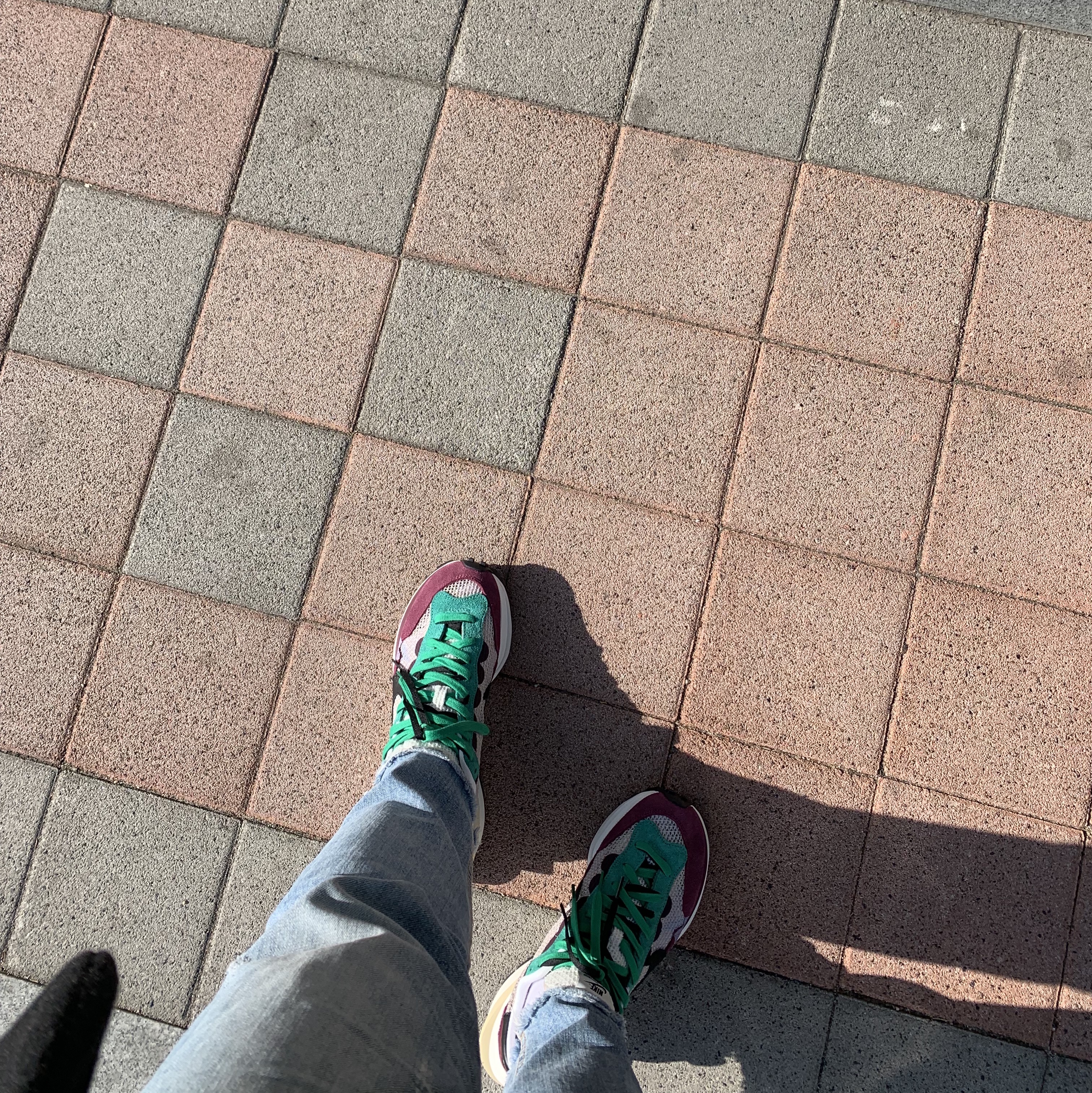 Nike x Sacai VaporWaffle String & Black Villain Red 착용 스타일