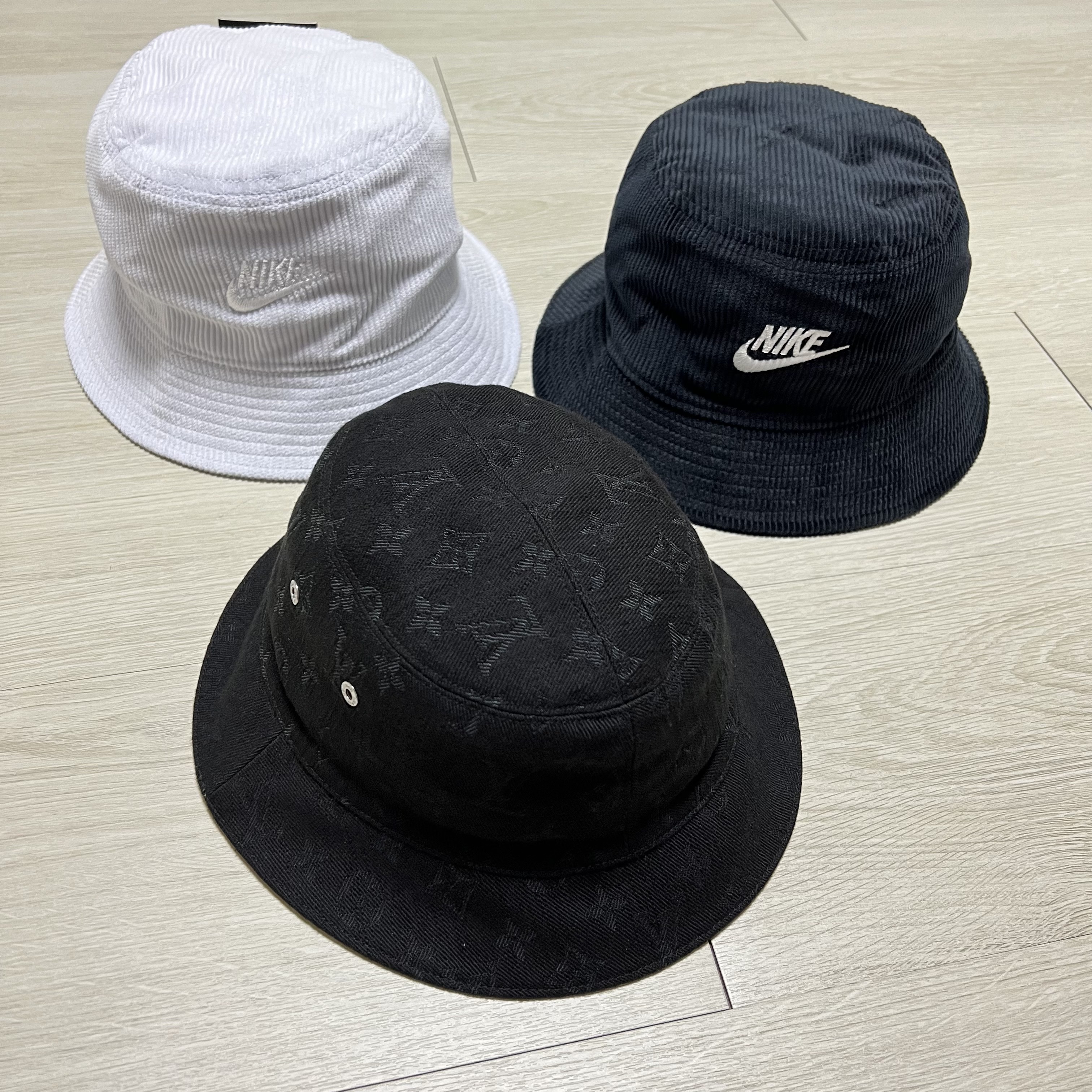 Nike Futura Corduroy Bucket Black, Nike Futura Corduroy Bucket Pure Platinum 착용 스타일 - 1