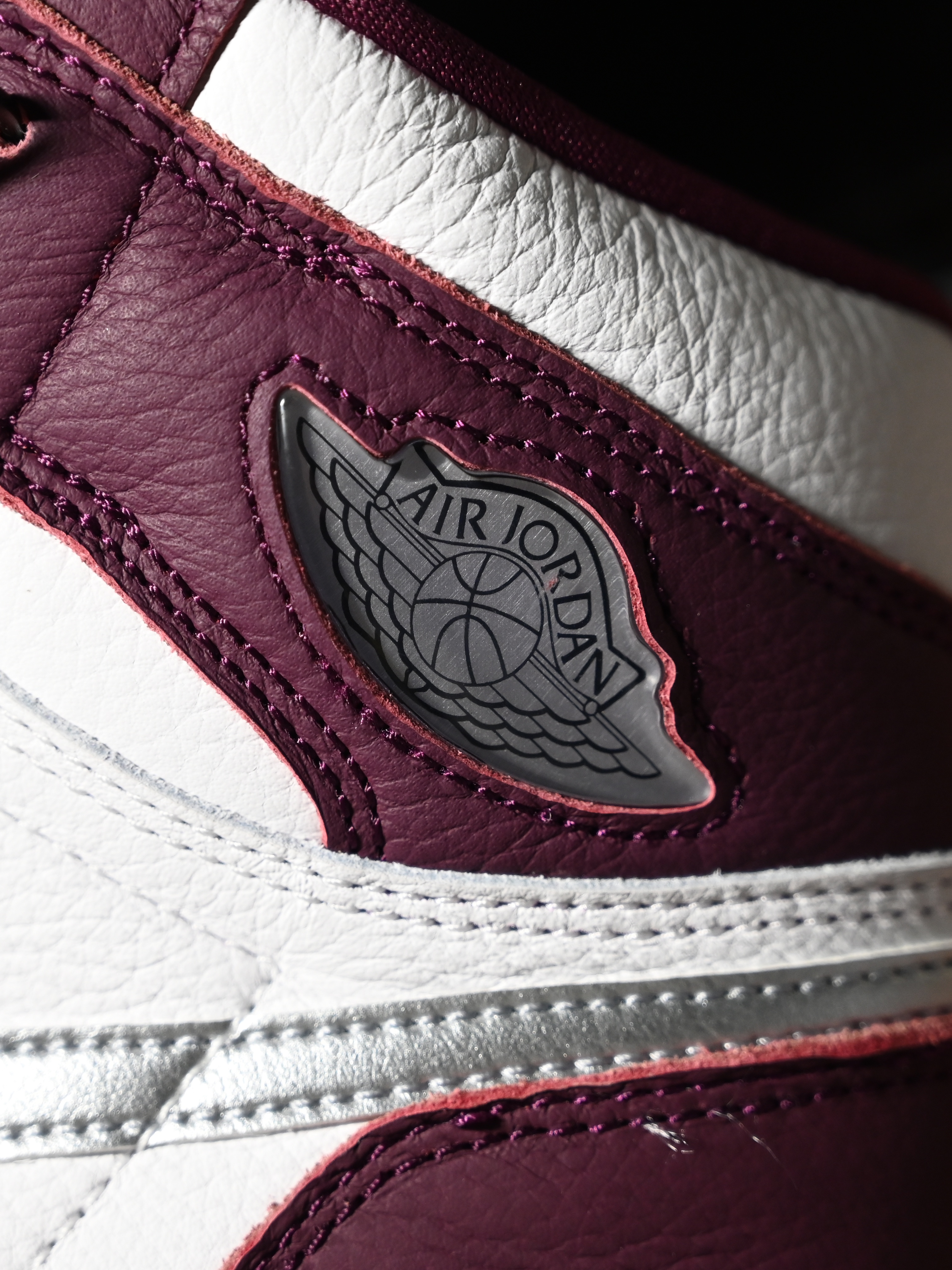 Jordan 1 Retro High OG Bordeaux 착용 스타일 - 5