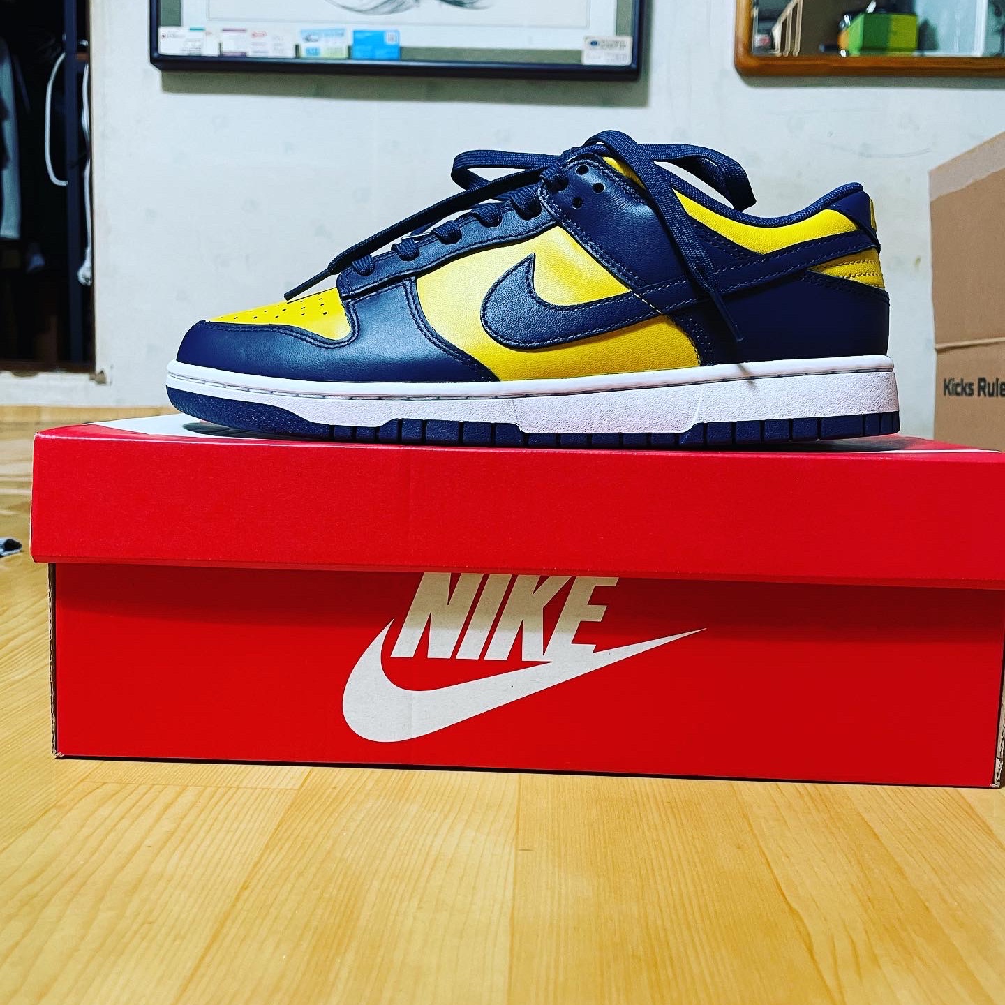 Nike Dunk Low Retro Varsity Maize 착용 스타일