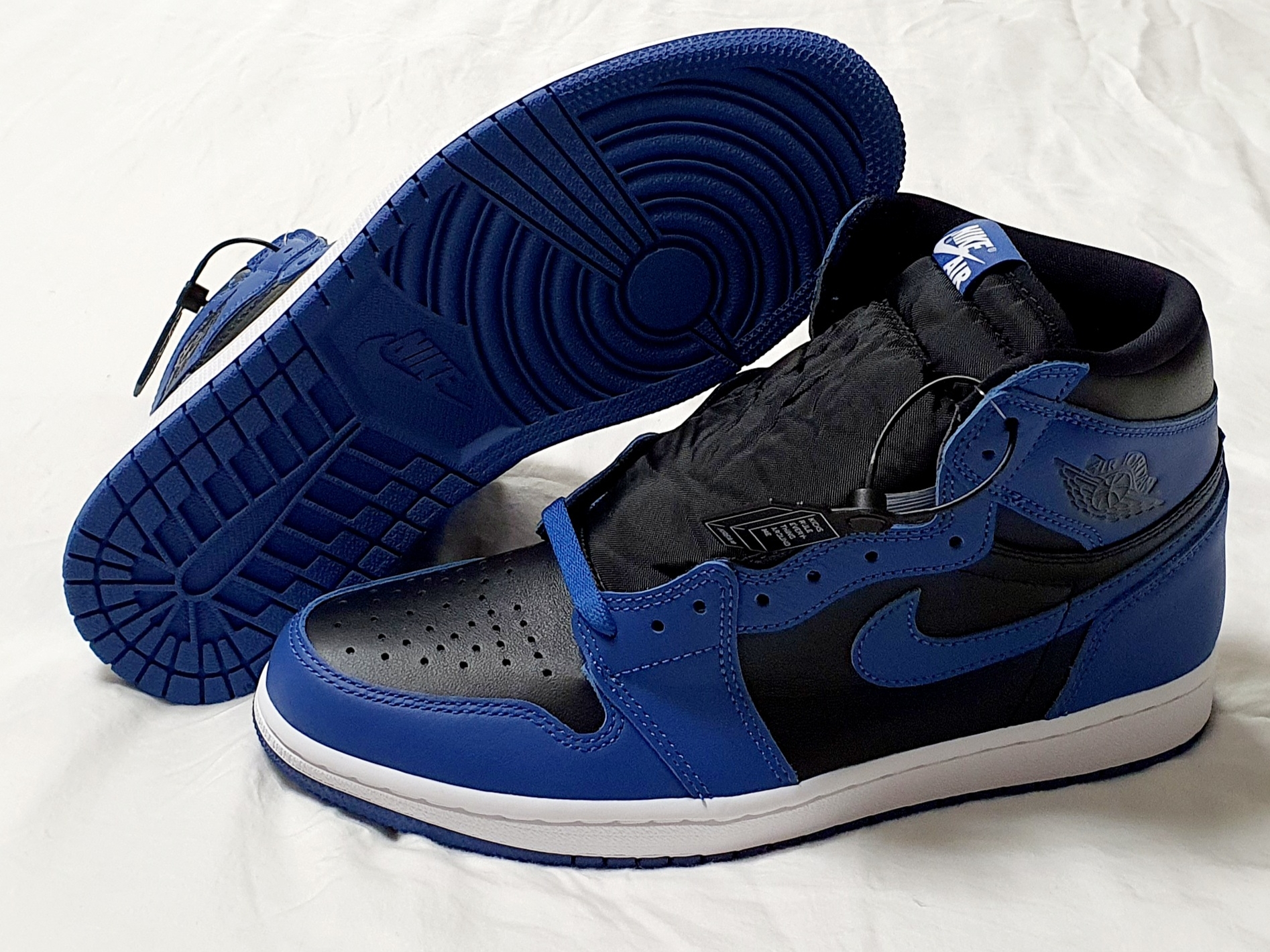 Jordan 1 Retro High OG Dark Marina Blue 착용 스타일 - 1