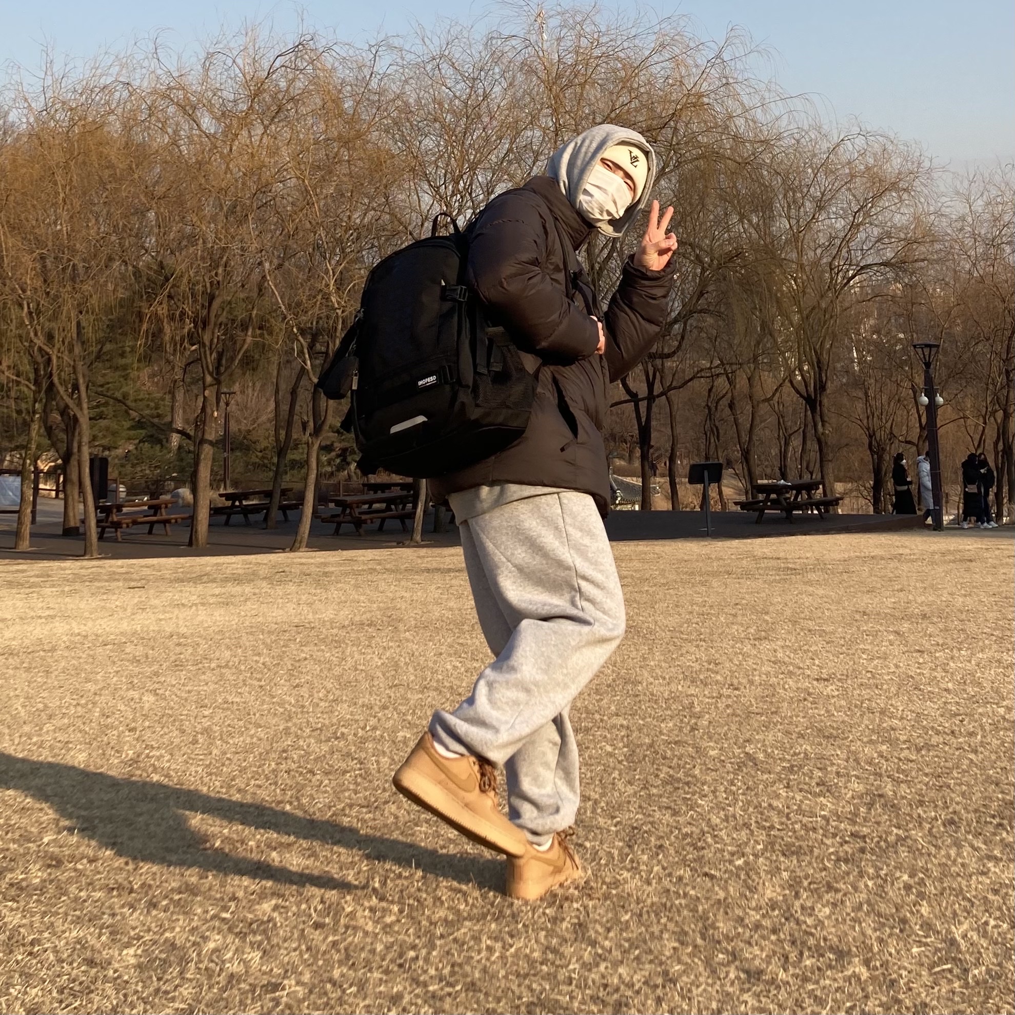 Nike Air Force 1 '07 WB Flax 착용 스타일 - 2