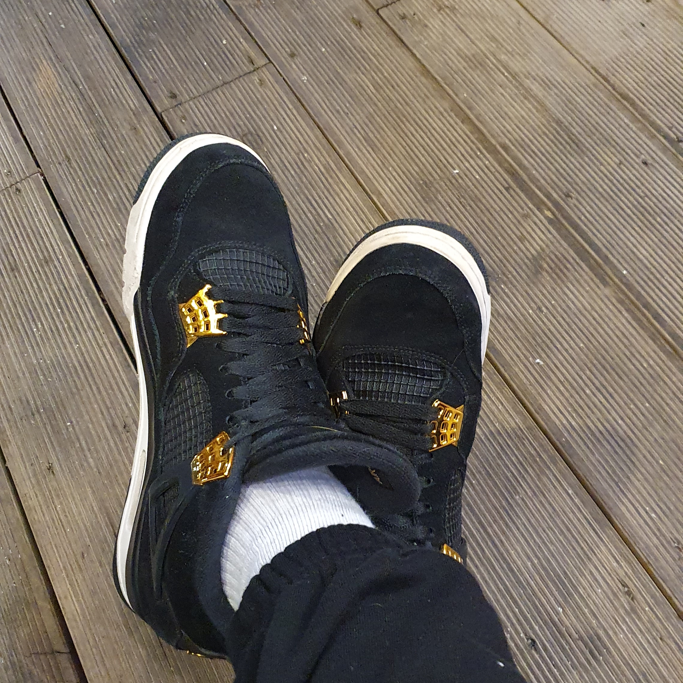 Jordan 4 Retro Royalty 착용 스타일