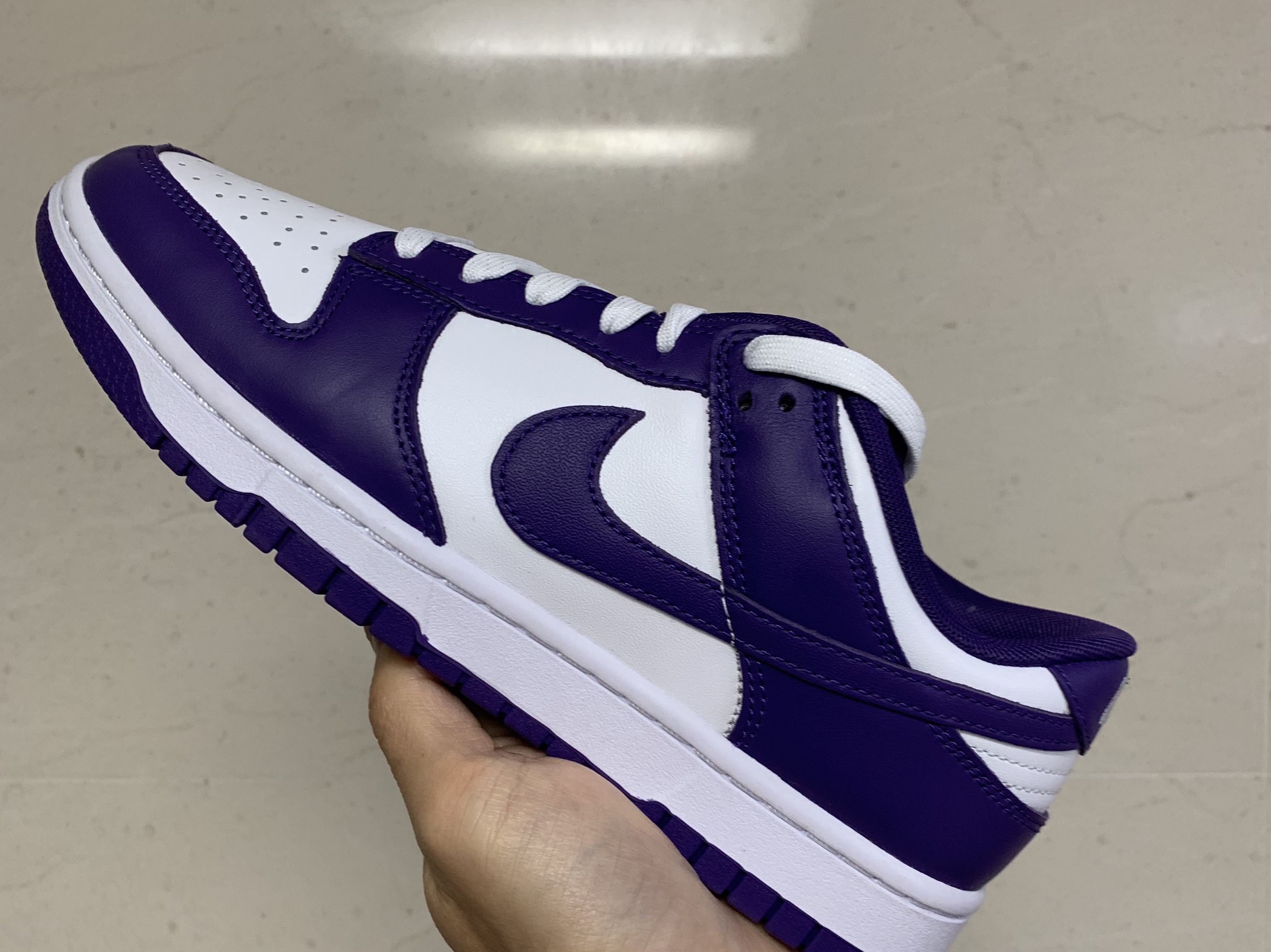 Nike Dunk Low Retro Championship Court Purple 착용 스타일 - 1