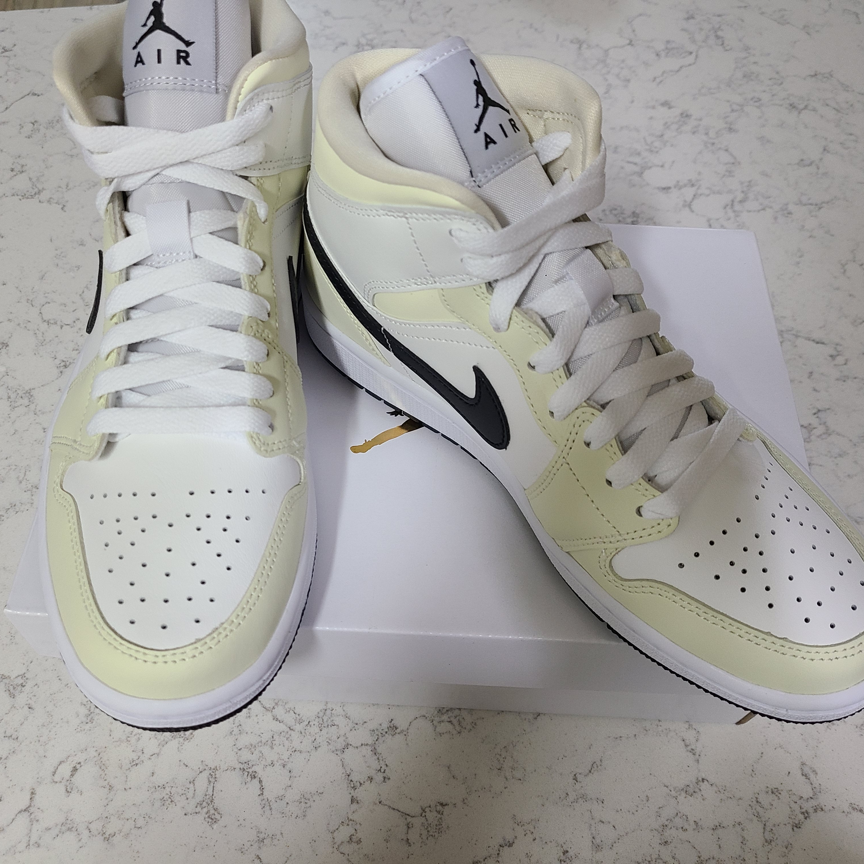 (W) Jordan 1 Mid Coconut Milk 착용 스타일