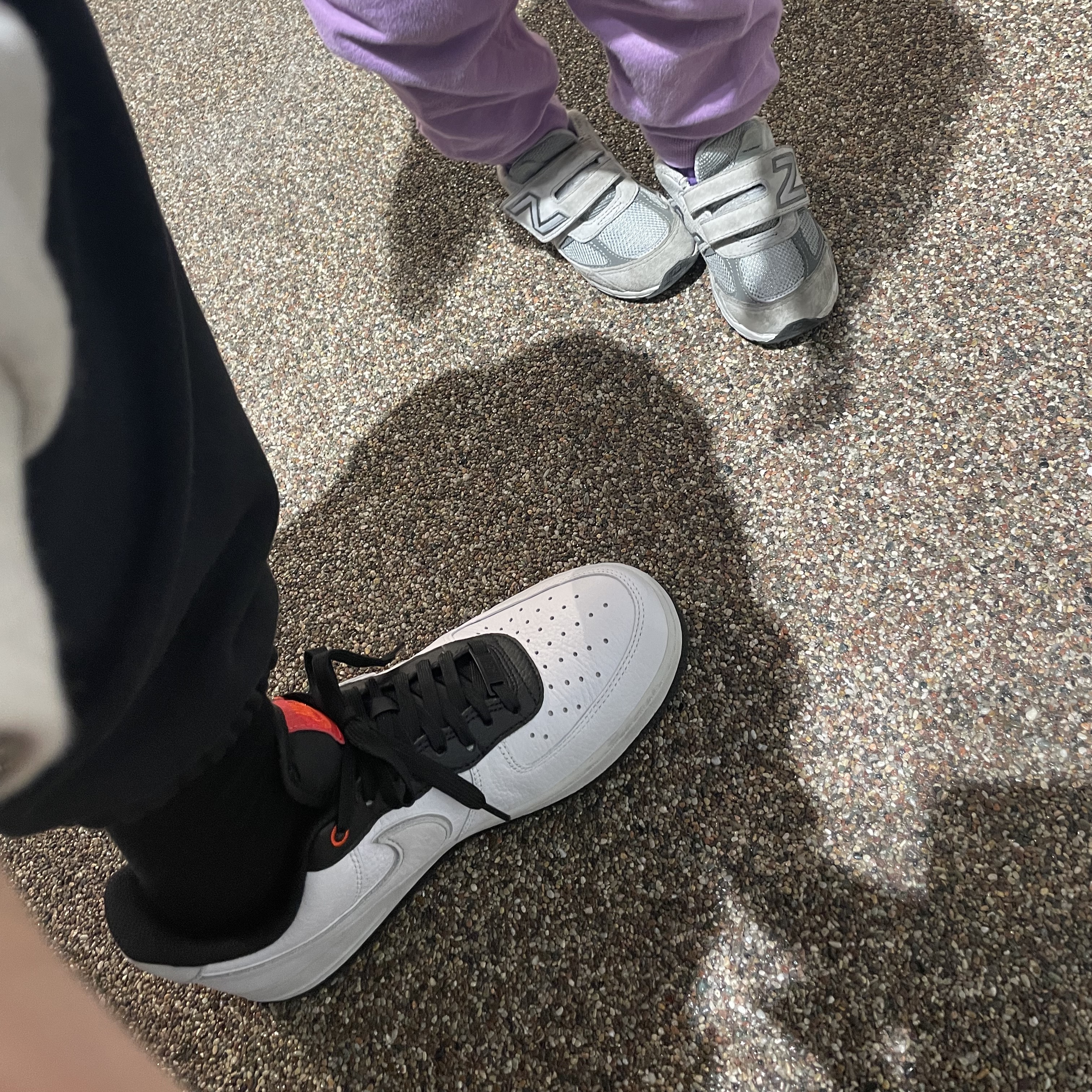 Nike Air Force 1 '07 LX Milky Stork 착용 스타일 - 2