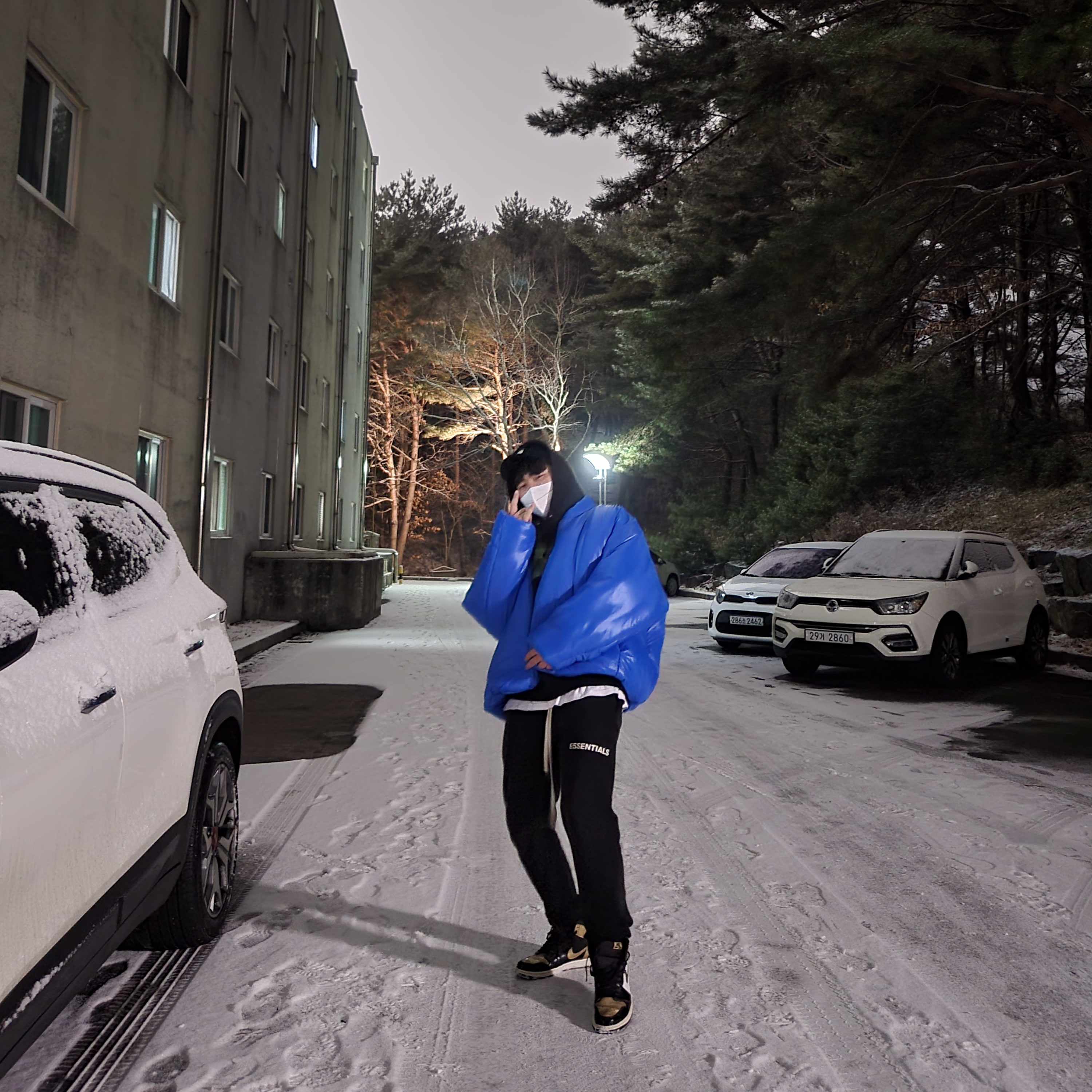 Yeezy Gap Hoodie Blue, Jordan 1 Retro High NRG Patent Gold Toe ์ฐฉ์ฉ ์คํ์ผ
