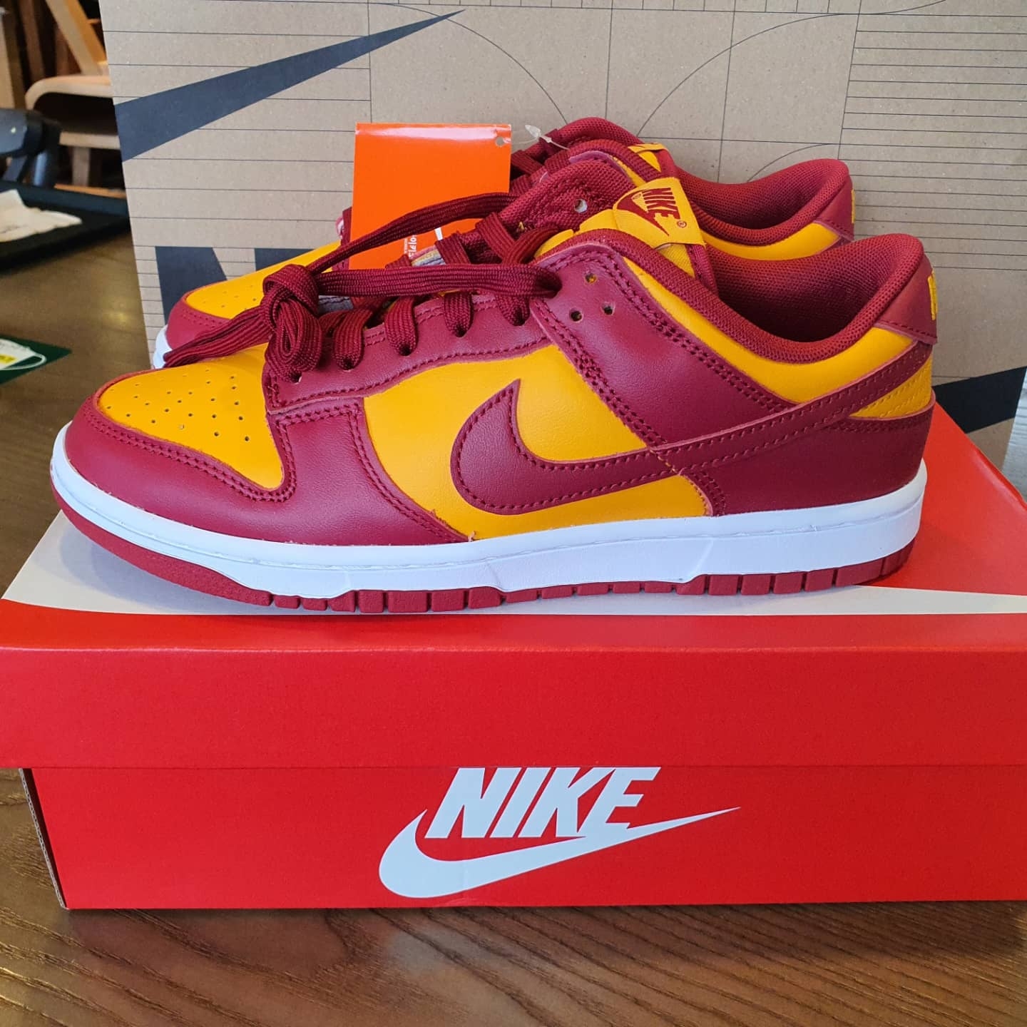 Nike Dunk Low Retro Championship Gold 착용 스타일 - 2