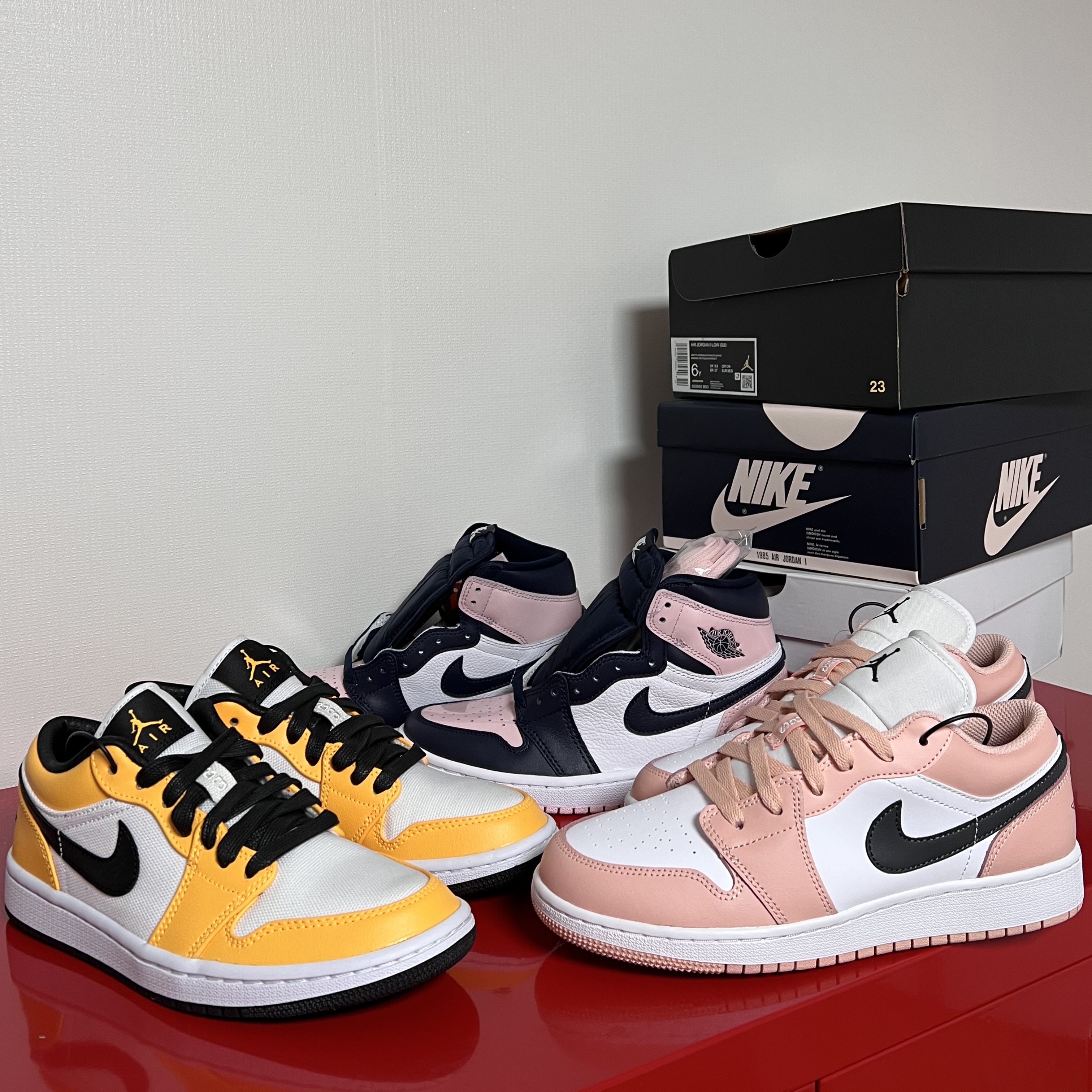 (W) Jordan 1 Low SE Laser Orange, (GS) Jordan 1 Low Light Arctic Pink 착용 스타일 - 4
