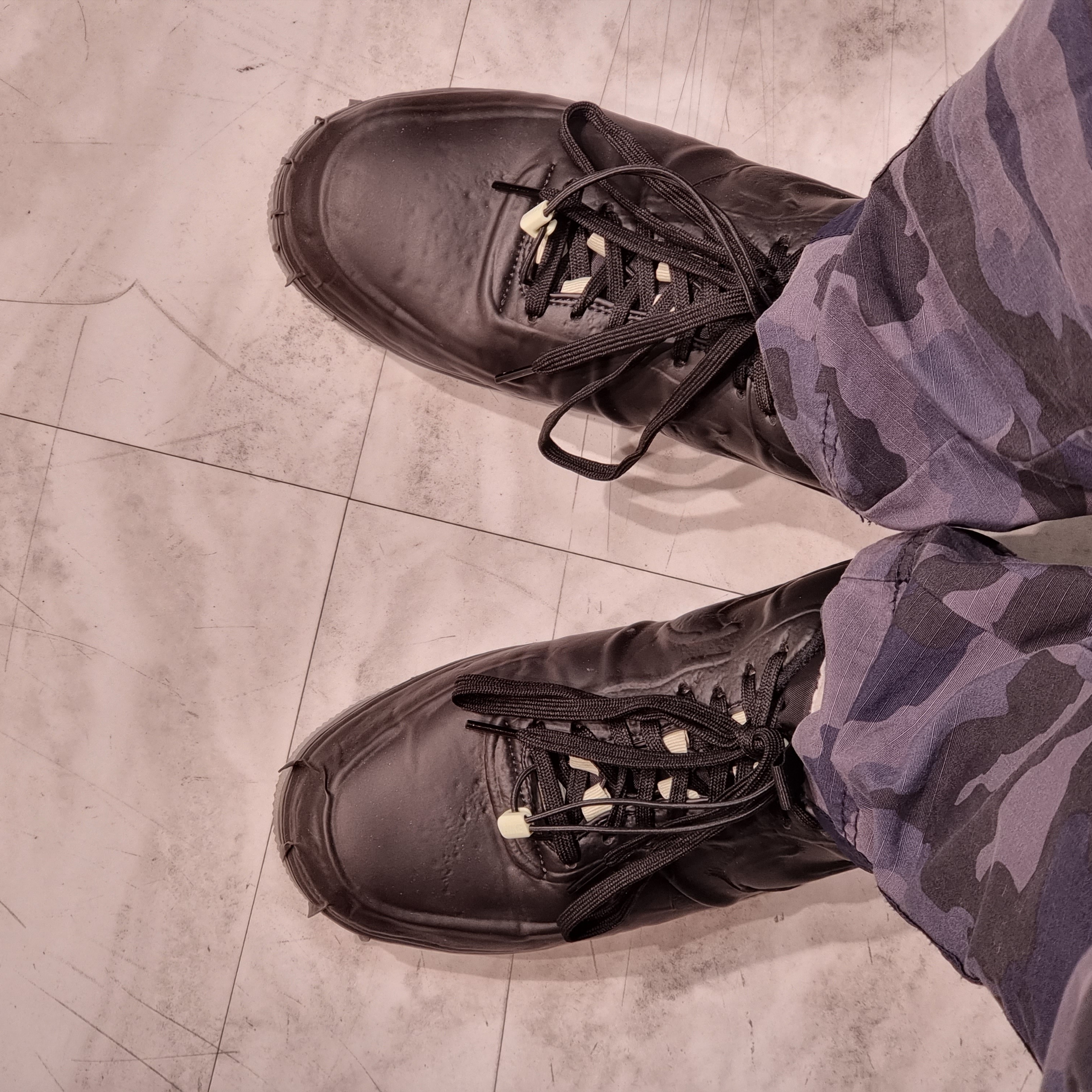 Nike Air Force 1 Low Experimental Black Olive Aura 착용 스타일 - 1