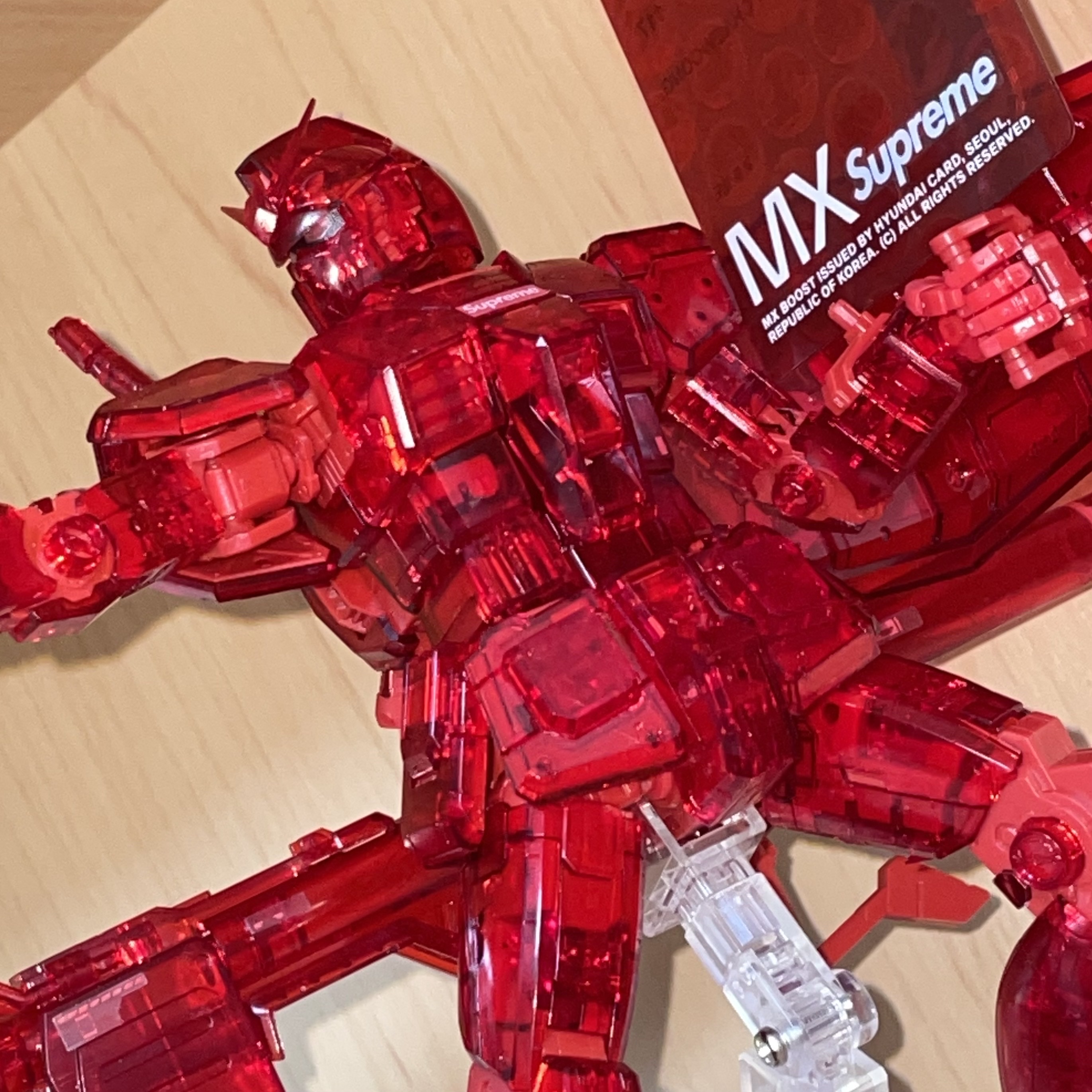 Supreme MG 1/100 RX-78-2 Gundam Ver. 3.0 착용 스타일