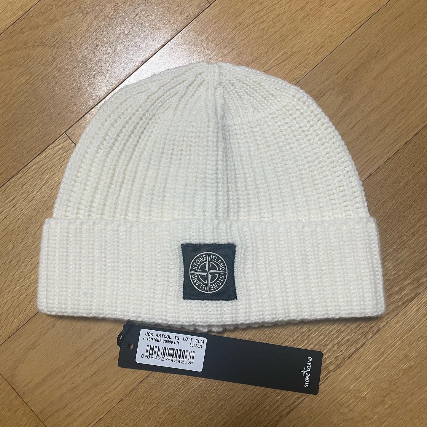 Stone Island N10B5 Geelong Wool Beanie Off White - 21FW, Stone Island 532A3 Half Zip Lambswool Sweater Dove Grey - 20FW 착용 스타일 - 2