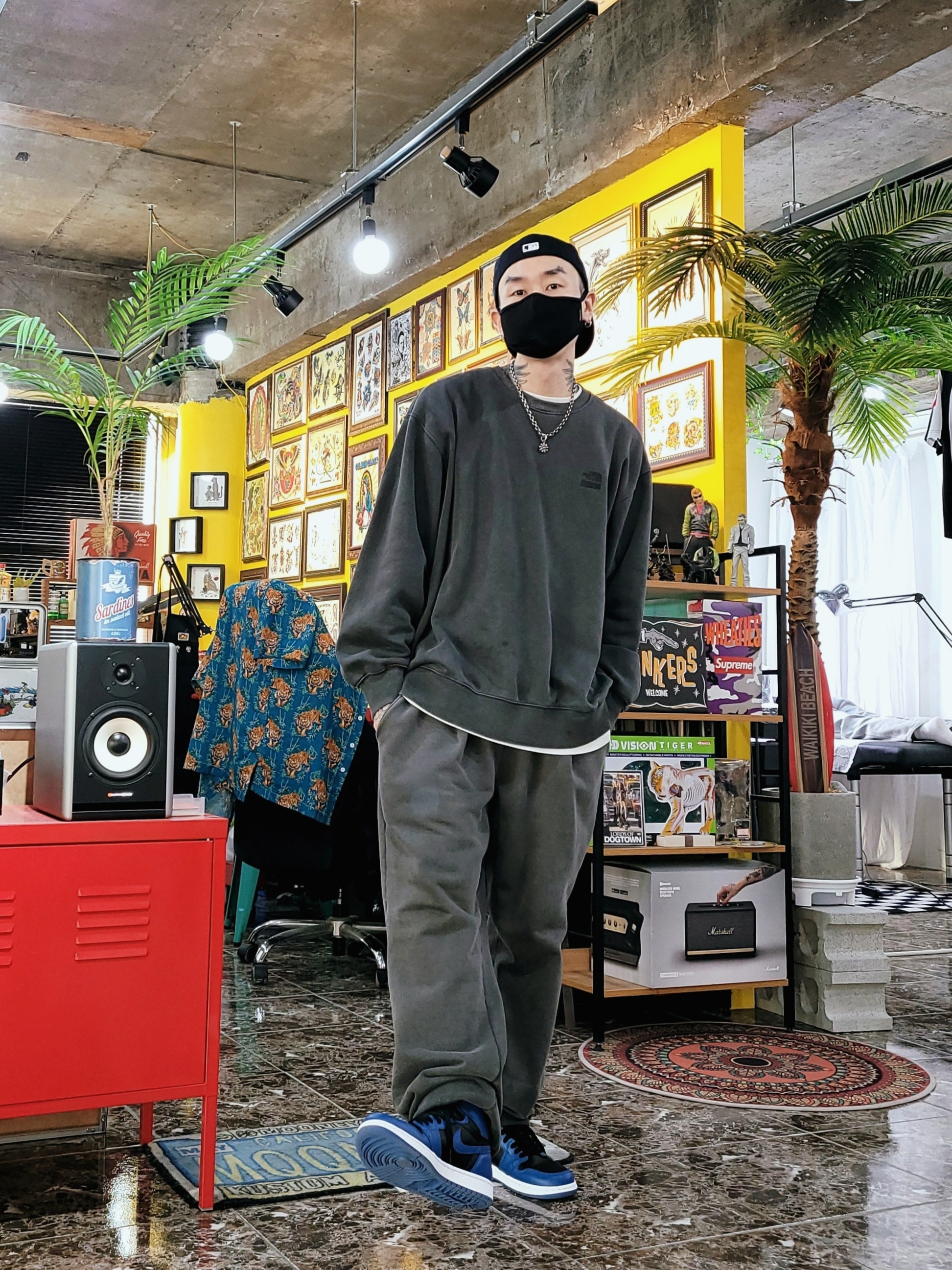 Supreme x The North Face Pigment Printed Crewneck Black - 21SS, Jordan 1 Retro High OG Dark Marina Blue 착용 스타일