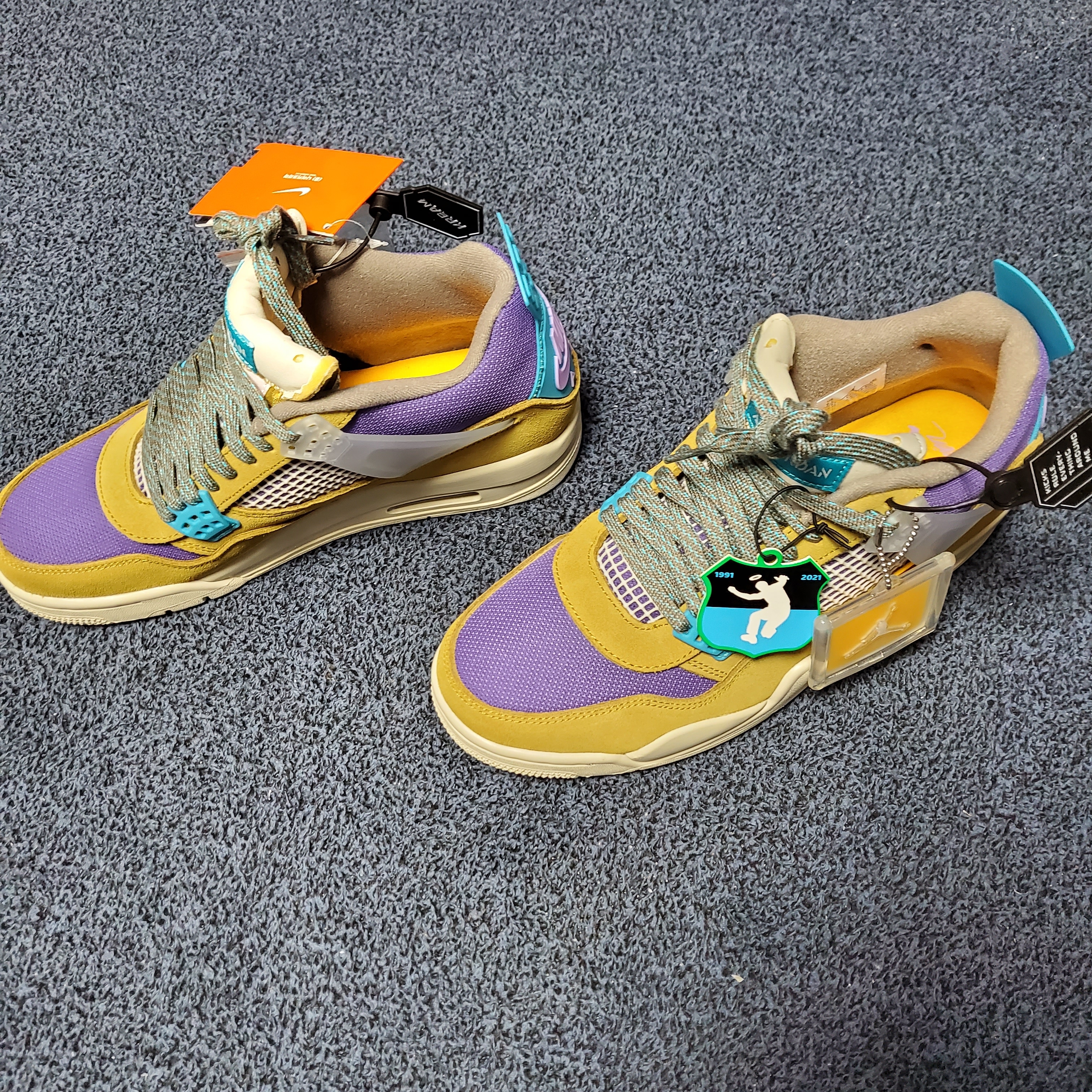 Jordan 4 x Union Retro SP Desert Moss 착용 스타일 - 3