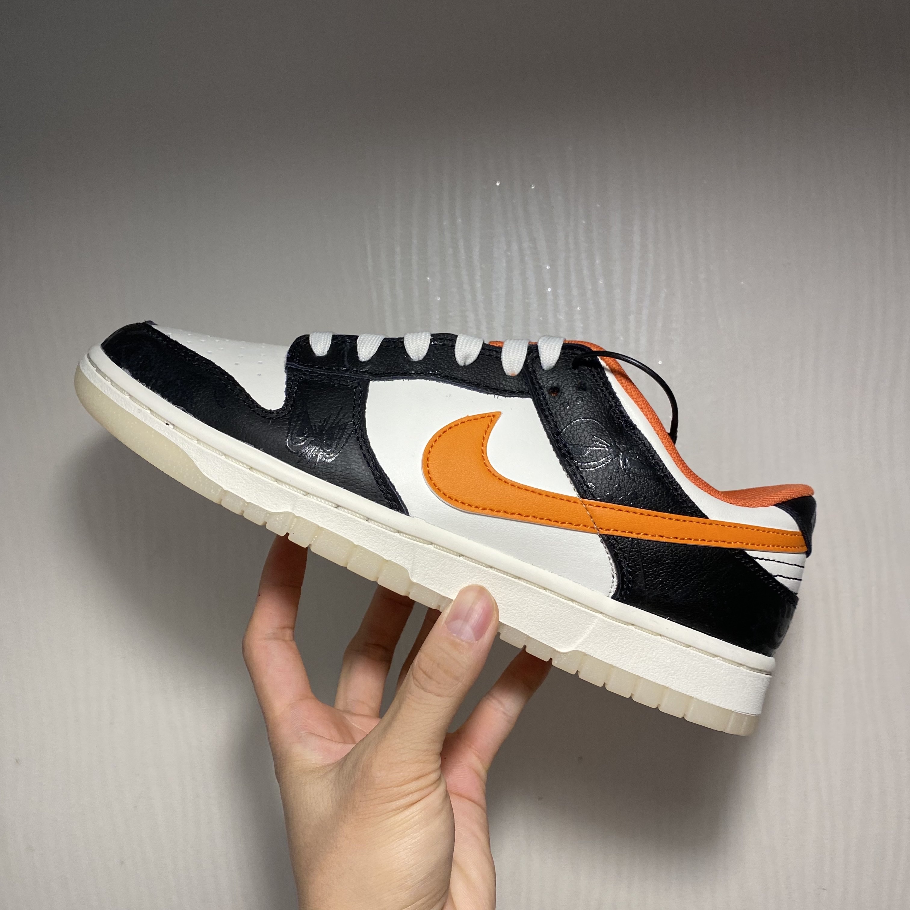 Nike Dunk Low Retro PRM Halloween 착용 스타일 - 5