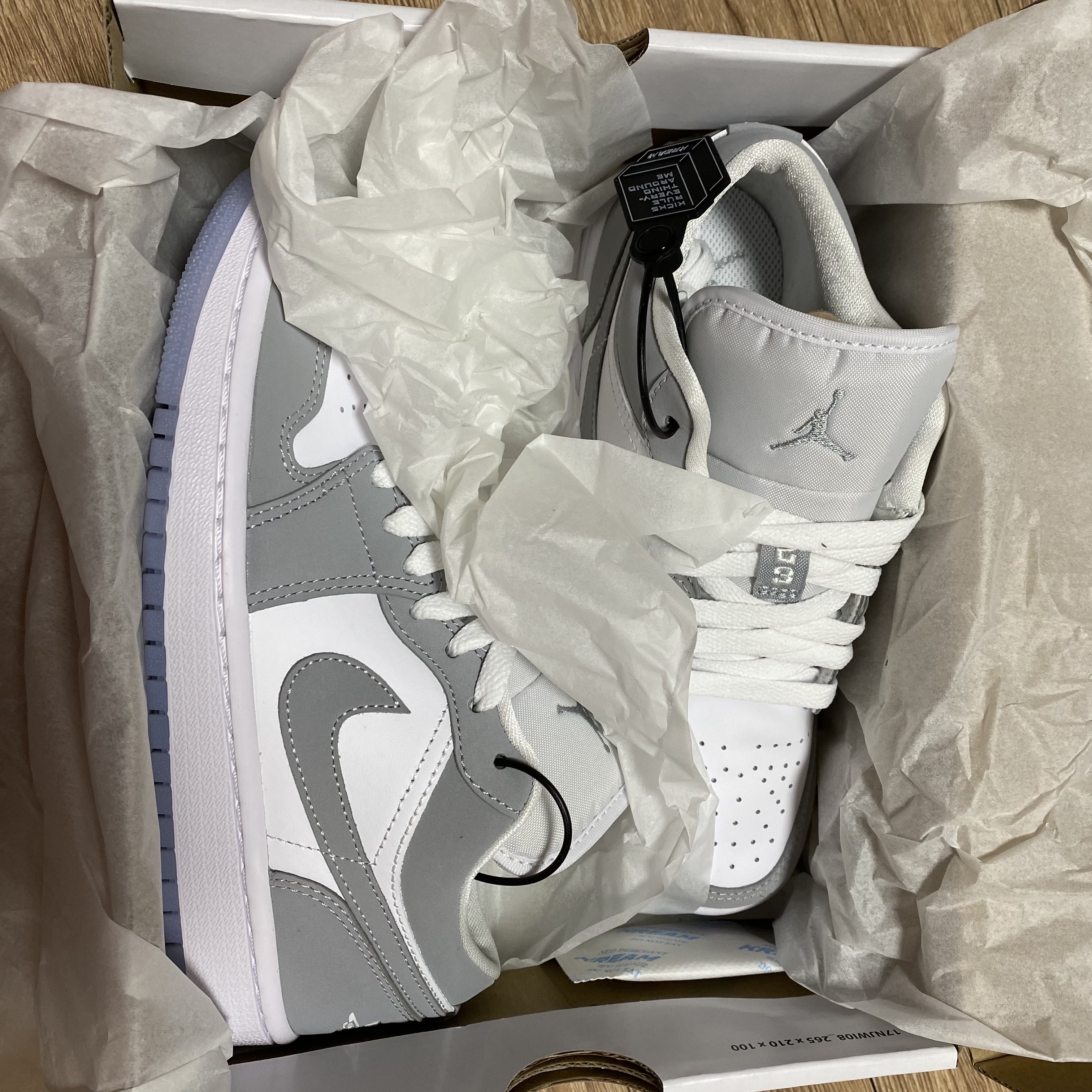 (W) Jordan 1 Low White Wolf Grey 착용 스타일 - 2