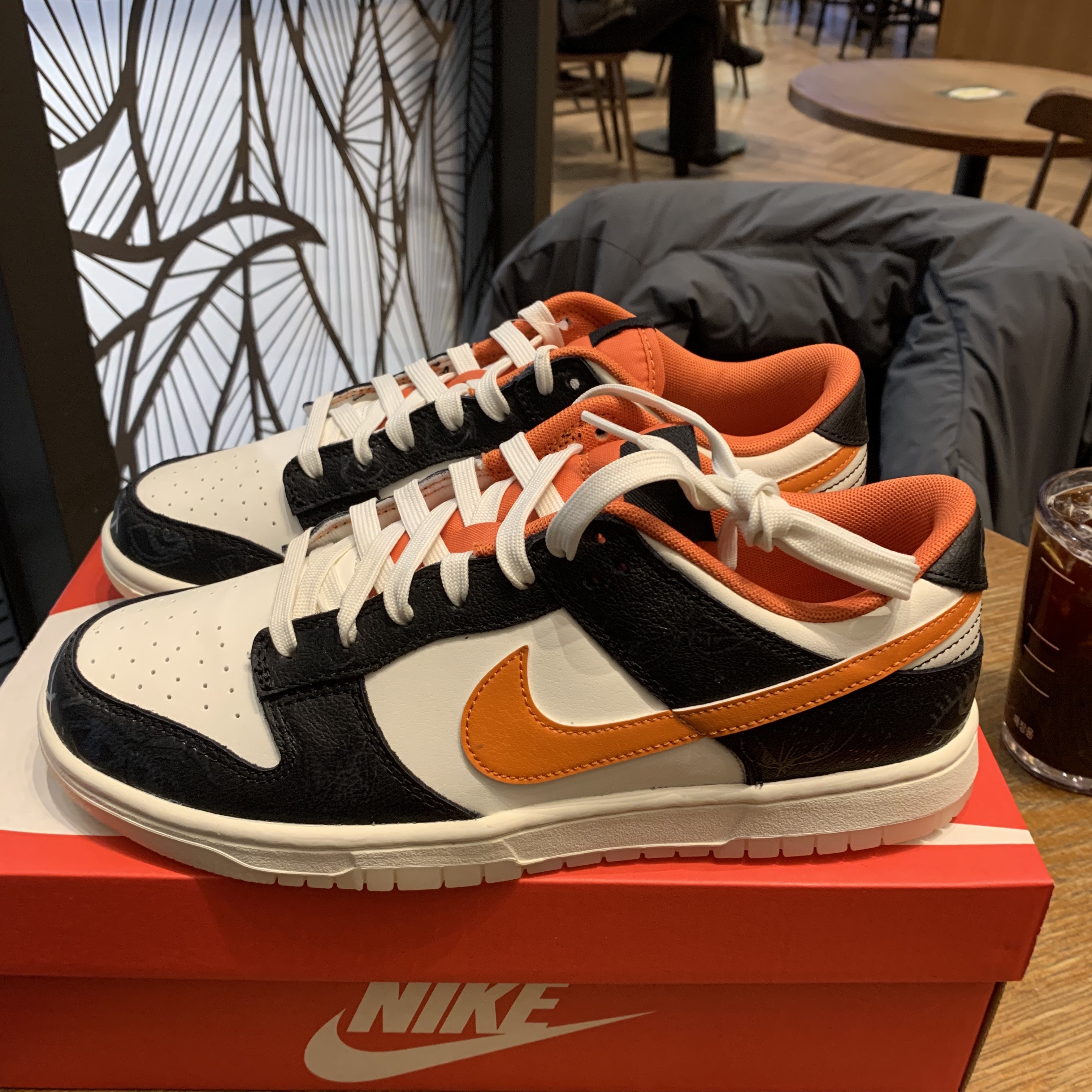 Nike Dunk Low Retro PRM Halloween 착용 스타일