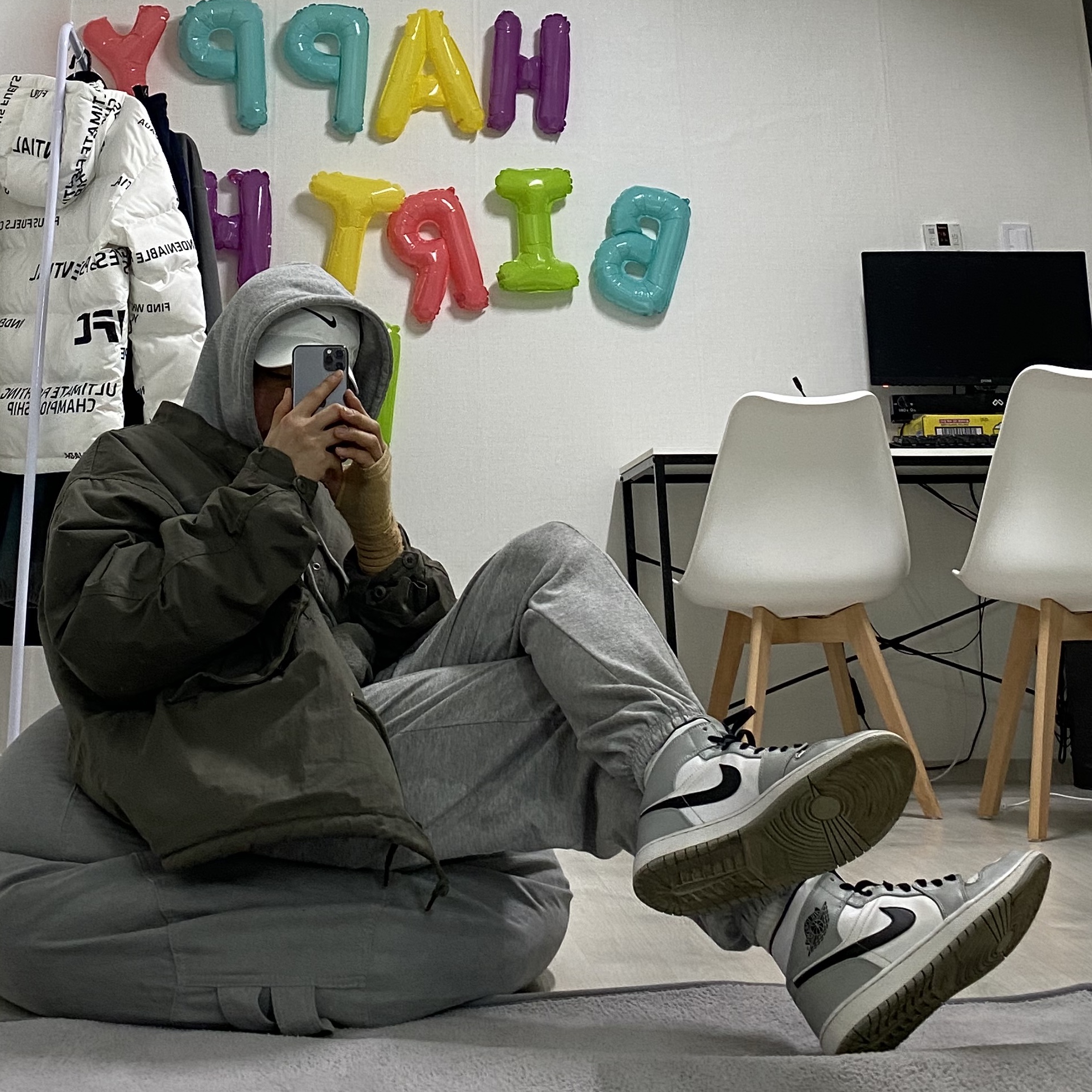 Jordan 1 Mid Light Smoke Grey 착용 스타일