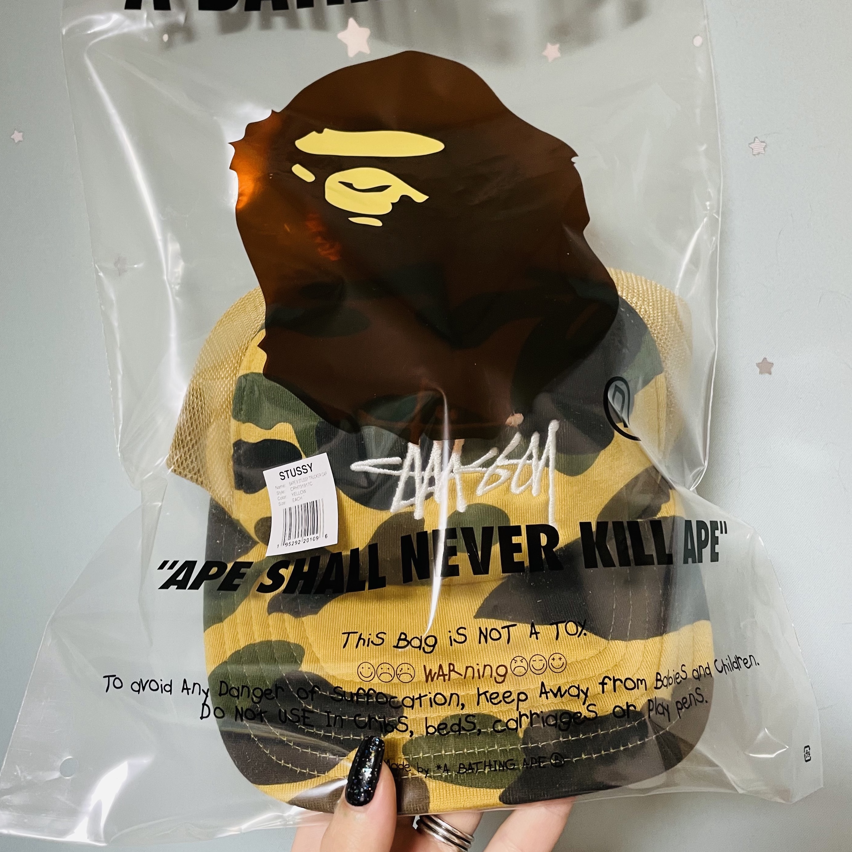 Stussy x BAPE Trucker Cap Yellow 착용 스타일 - 2