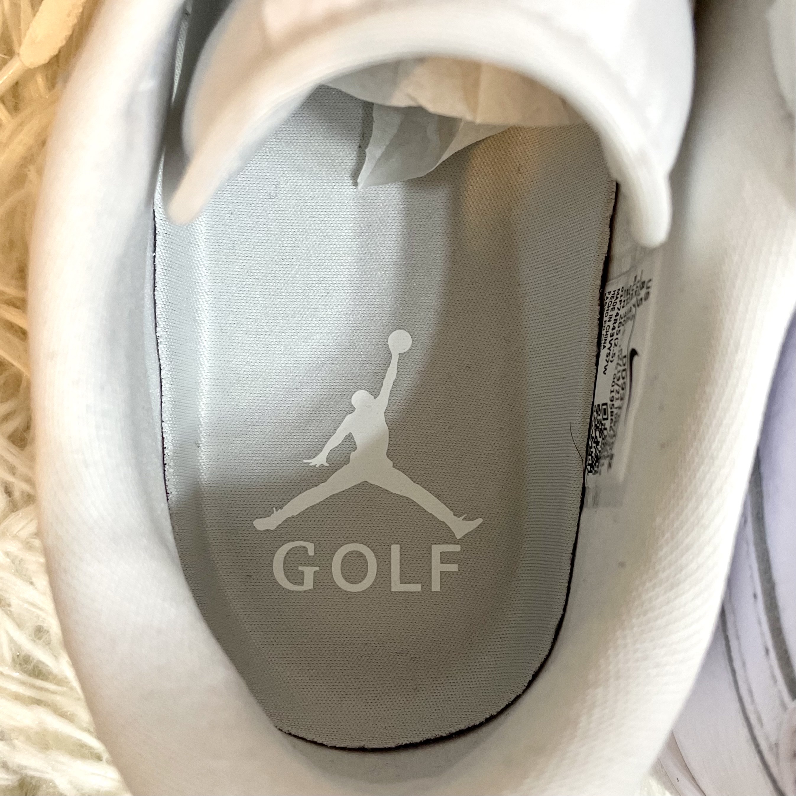 Jordan 1 Low Golf Triple White 착용 스타일 - 3