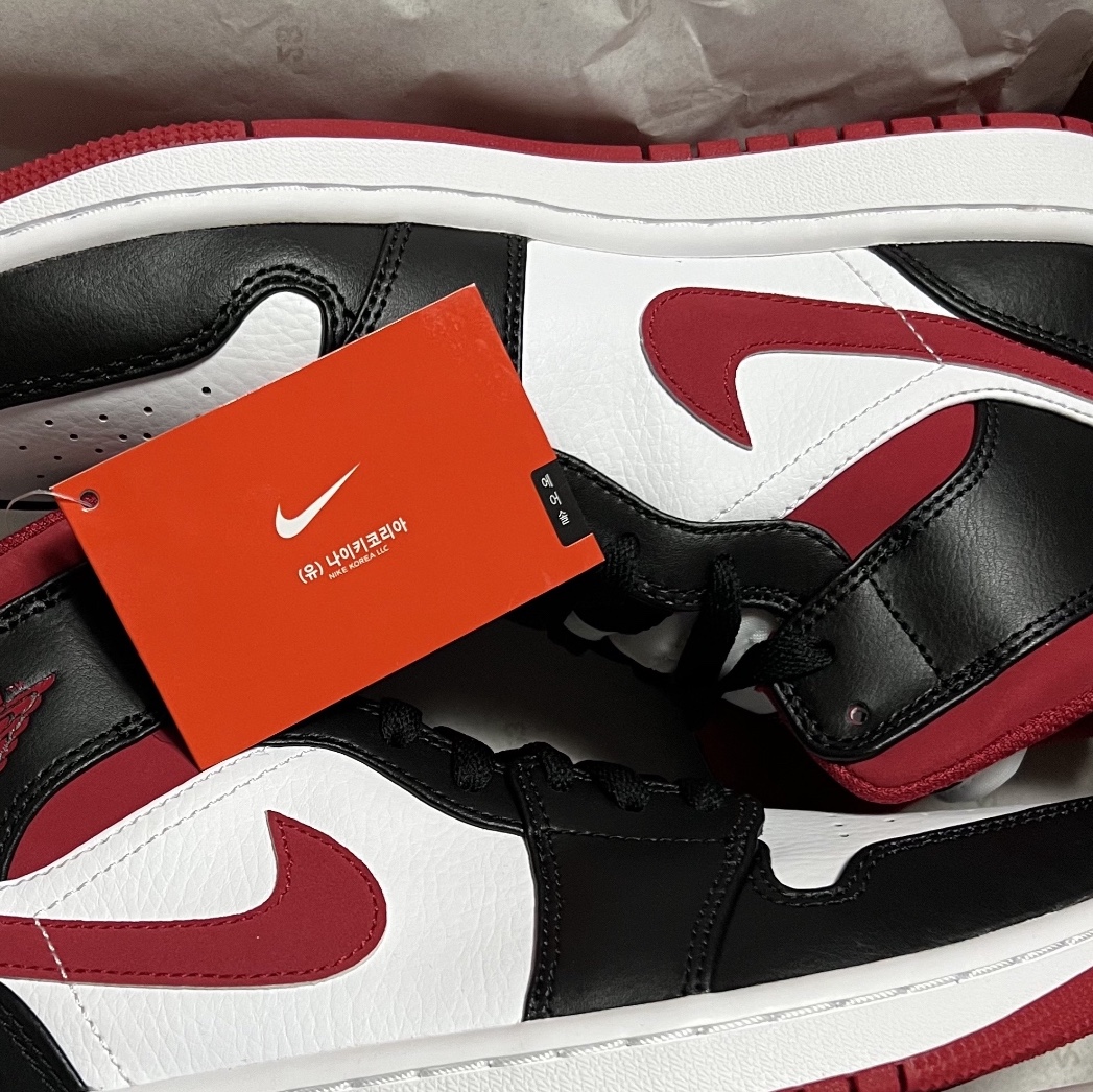 Jordan 1 Mid Gym Red Black White 착용 스타일