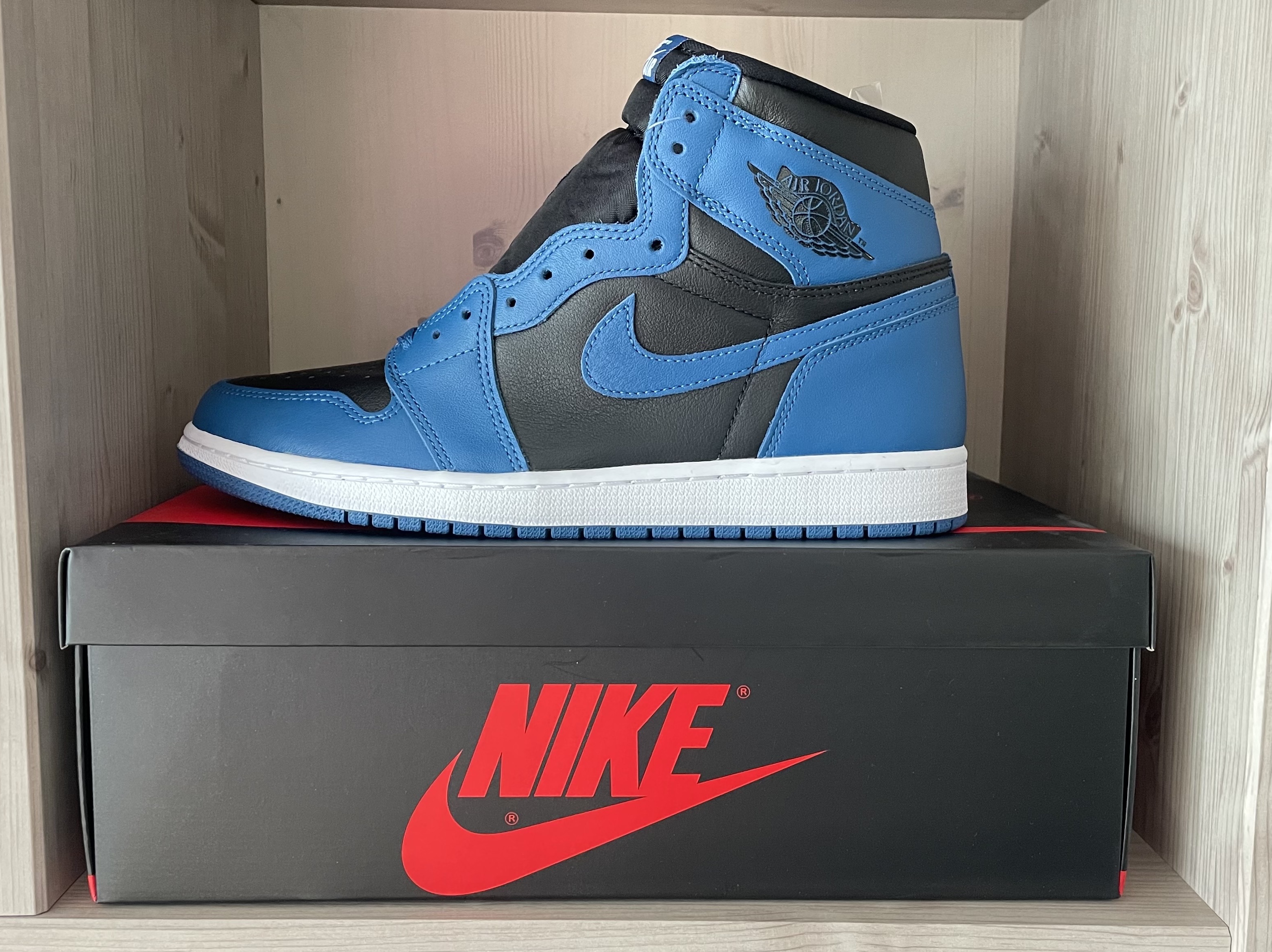Jordan 1 Retro High OG Dark Marina Blue 착용 스타일